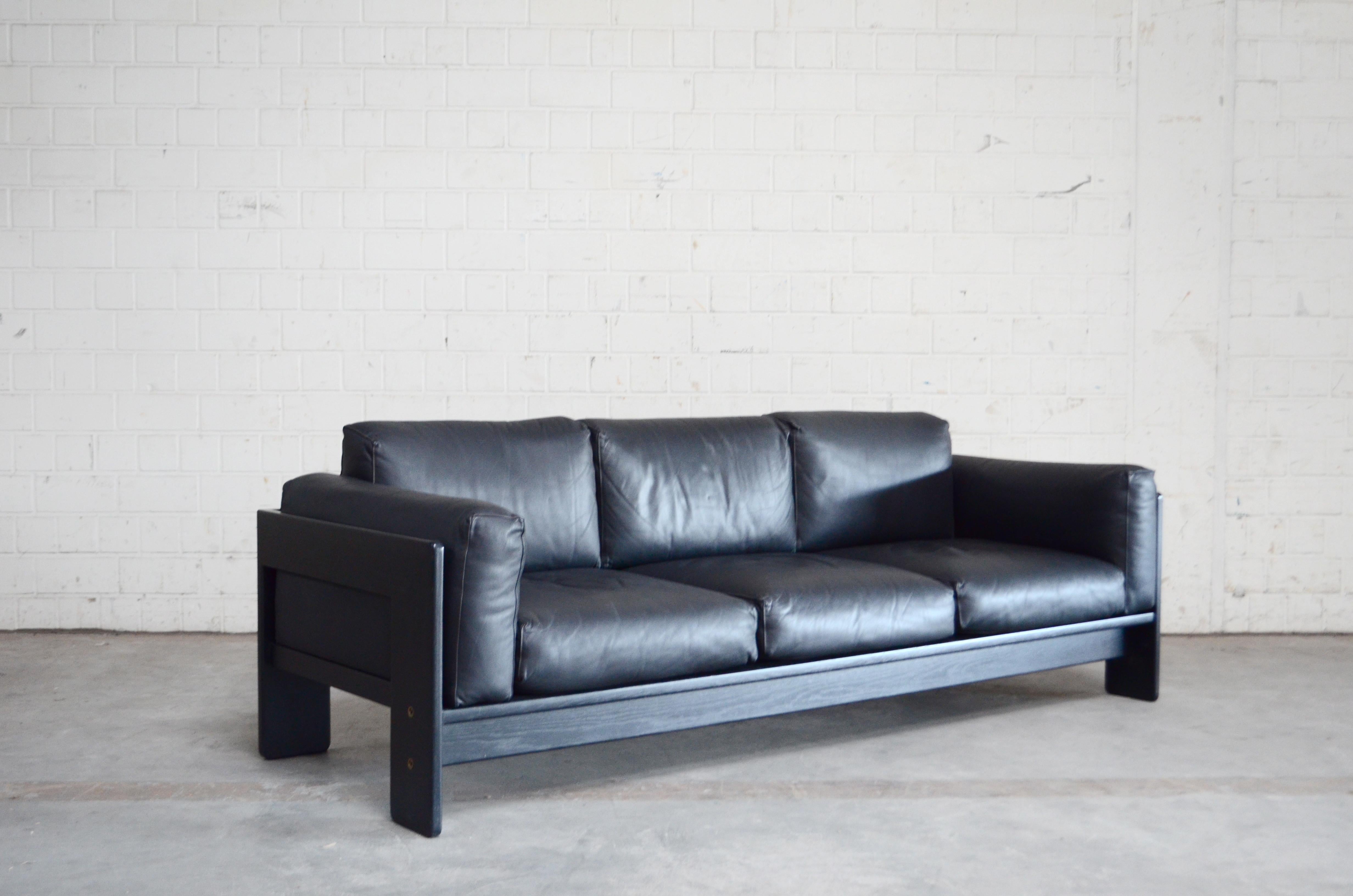 Mid-20th Century Gavina Leather Sofa Model Bastiano design Tobia & Afra Scarpa