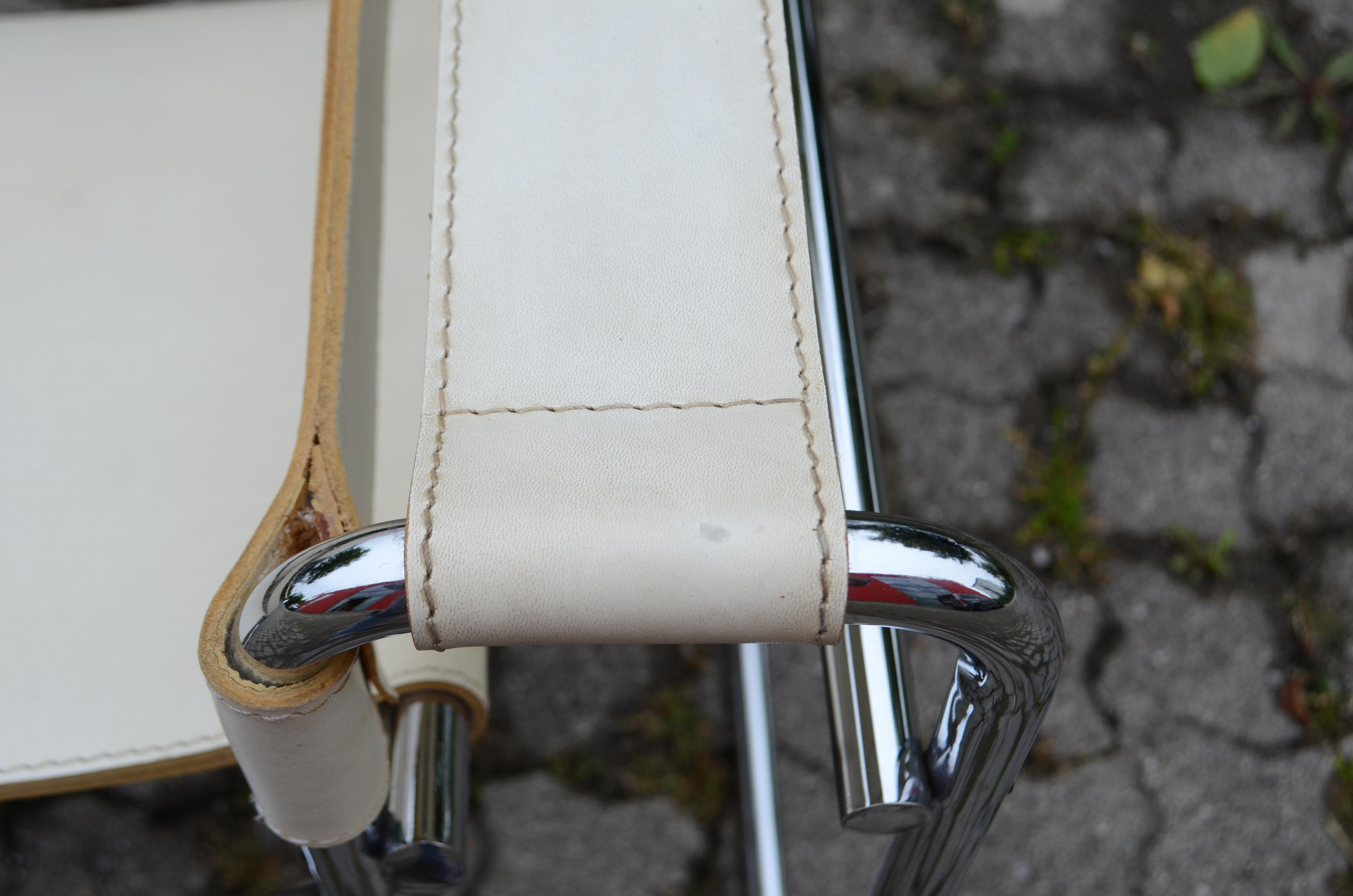 Sedia Gavina Wassily B3 in pelle vintage bianca di Marcel Breuer 1 di 2 in vendita 6