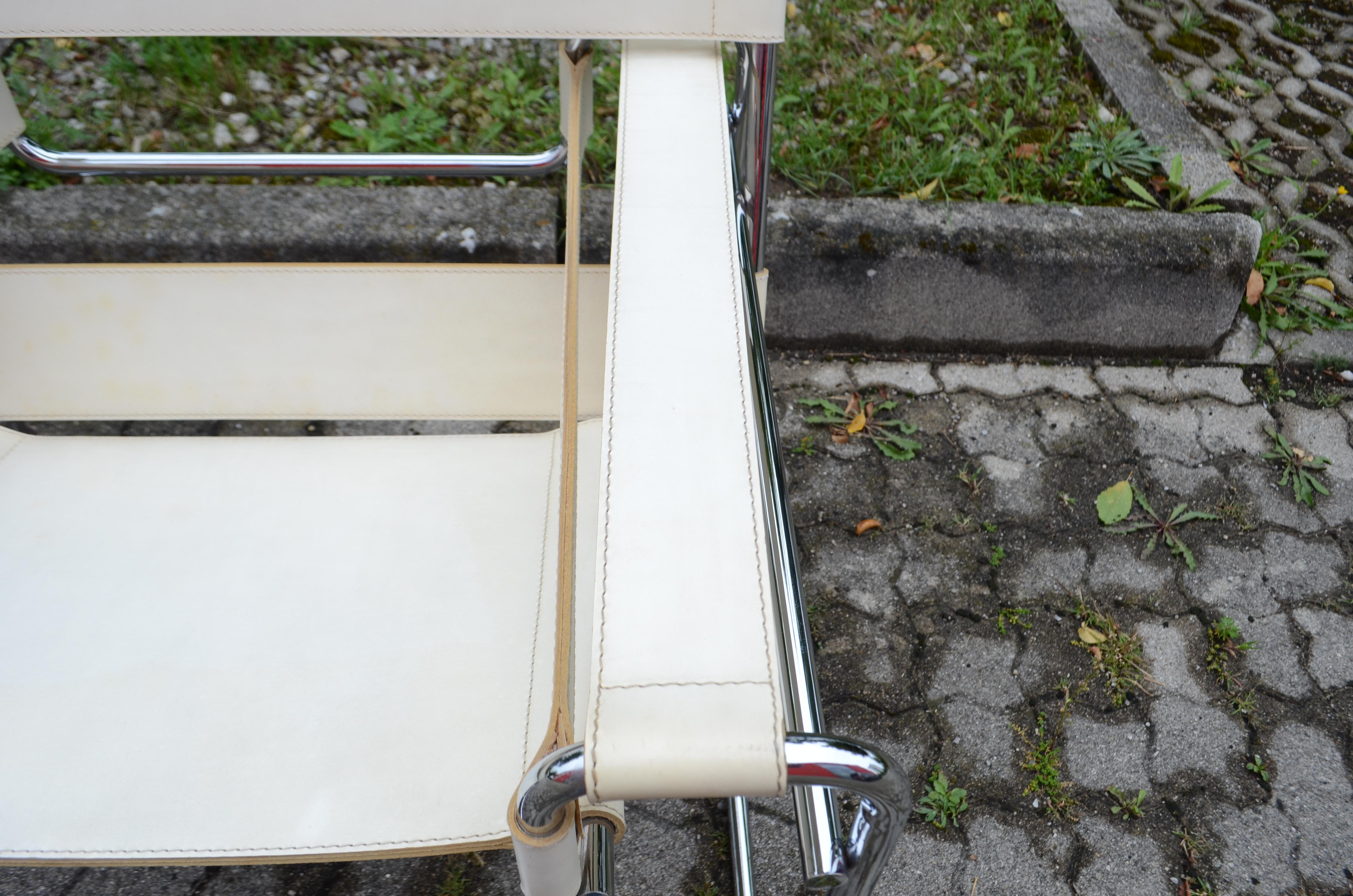 Sedia Gavina Wassily B3 in pelle vintage bianca di Marcel Breuer 1 di 2 in vendita 12