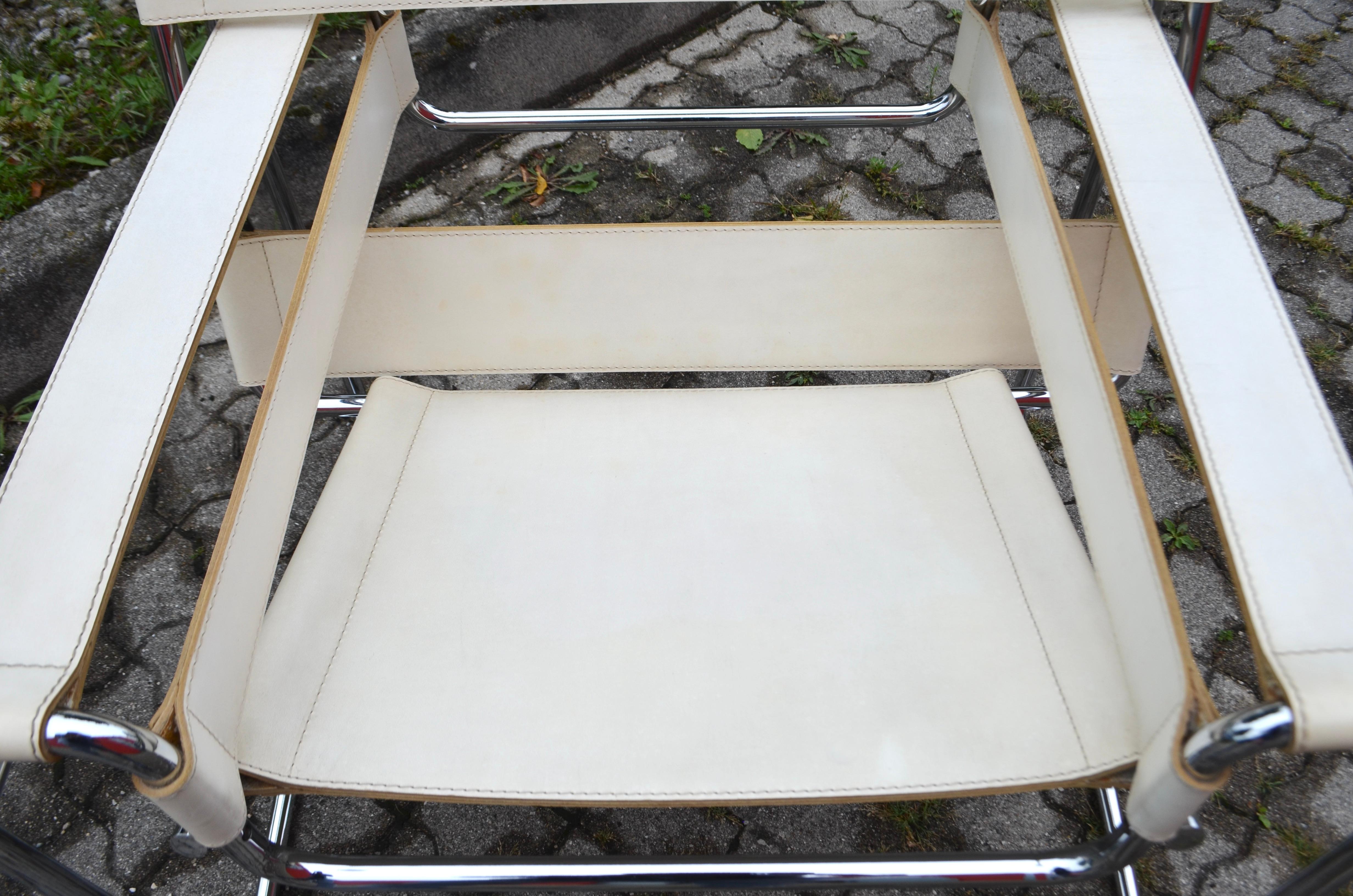 Sedia Gavina Wassily B3 in pelle vintage bianca di Marcel Breuer 1 di 2 In condizioni buone in vendita a Munich, Bavaria
