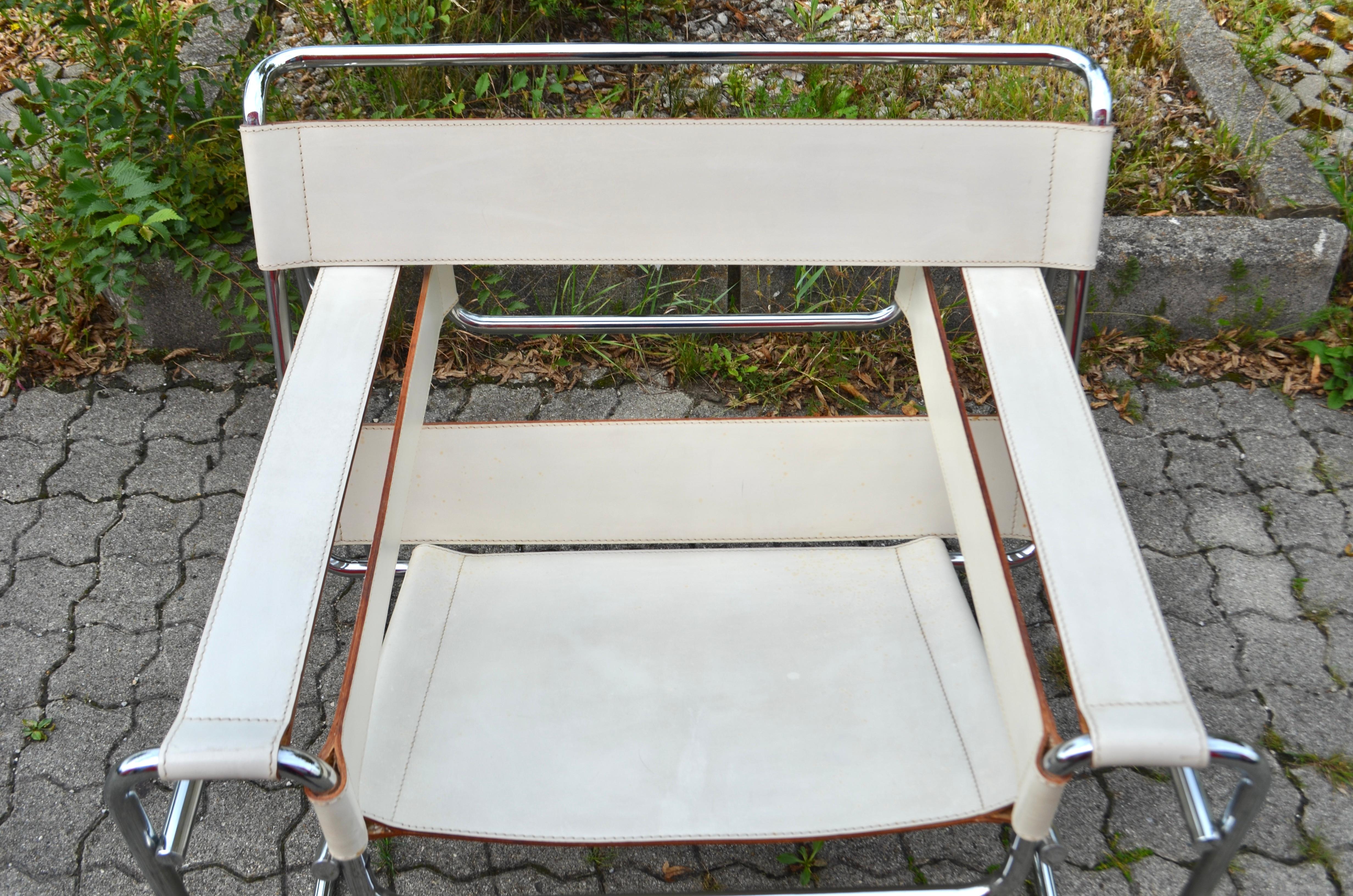 Gavina Wassily Stuhl B3 Vintage Weißes Leder von Marcel Breuer 1 von 2 (Metall) im Angebot