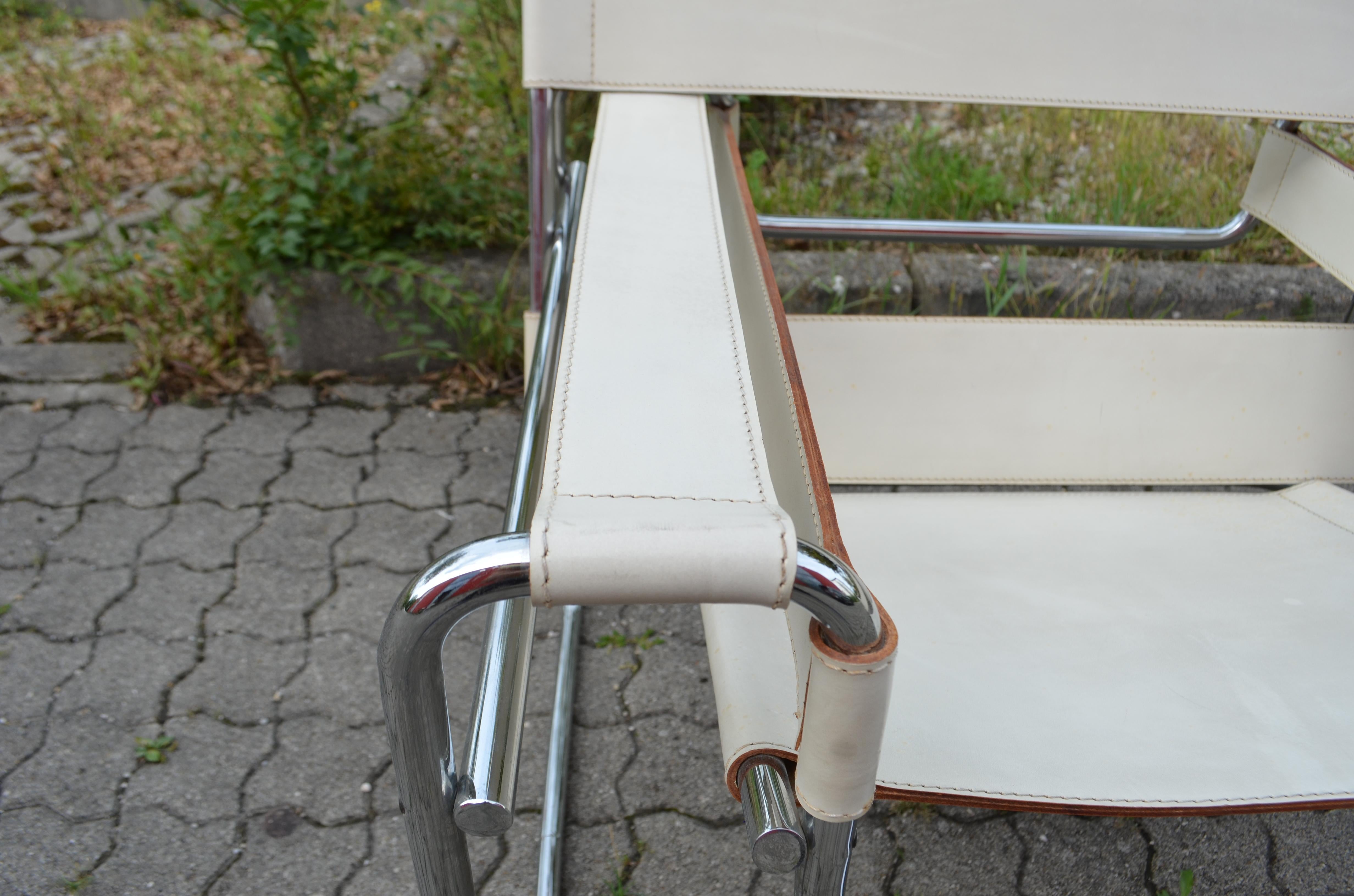 Metal Gavina Wassily Chair B3 Vintage Leather White by Marcel Breuer 1 of 2 For Sale