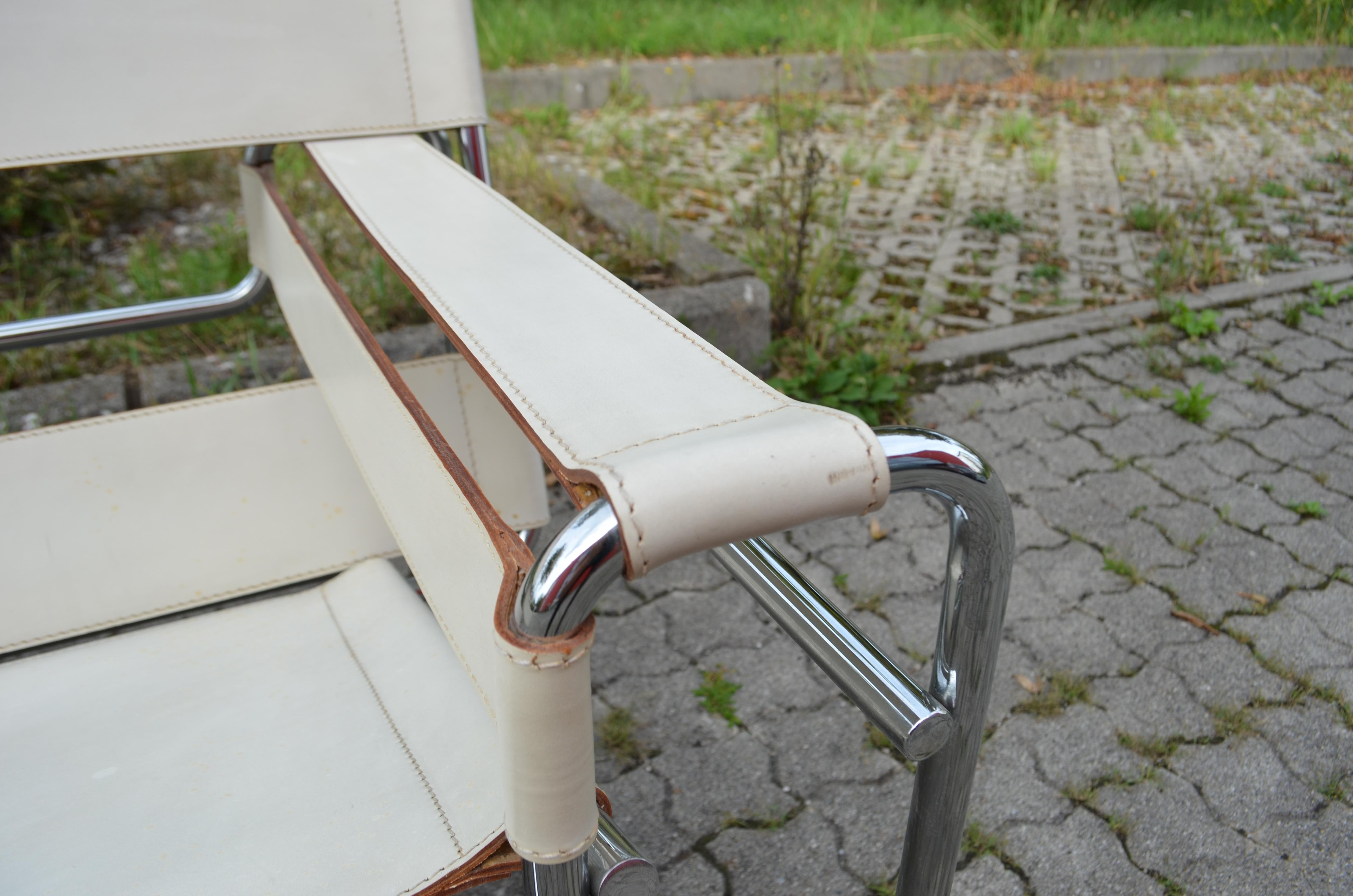 Gavina Wassily Chair B3 Vintage Leather White by Marcel Breuer 1 of 2 For Sale 1