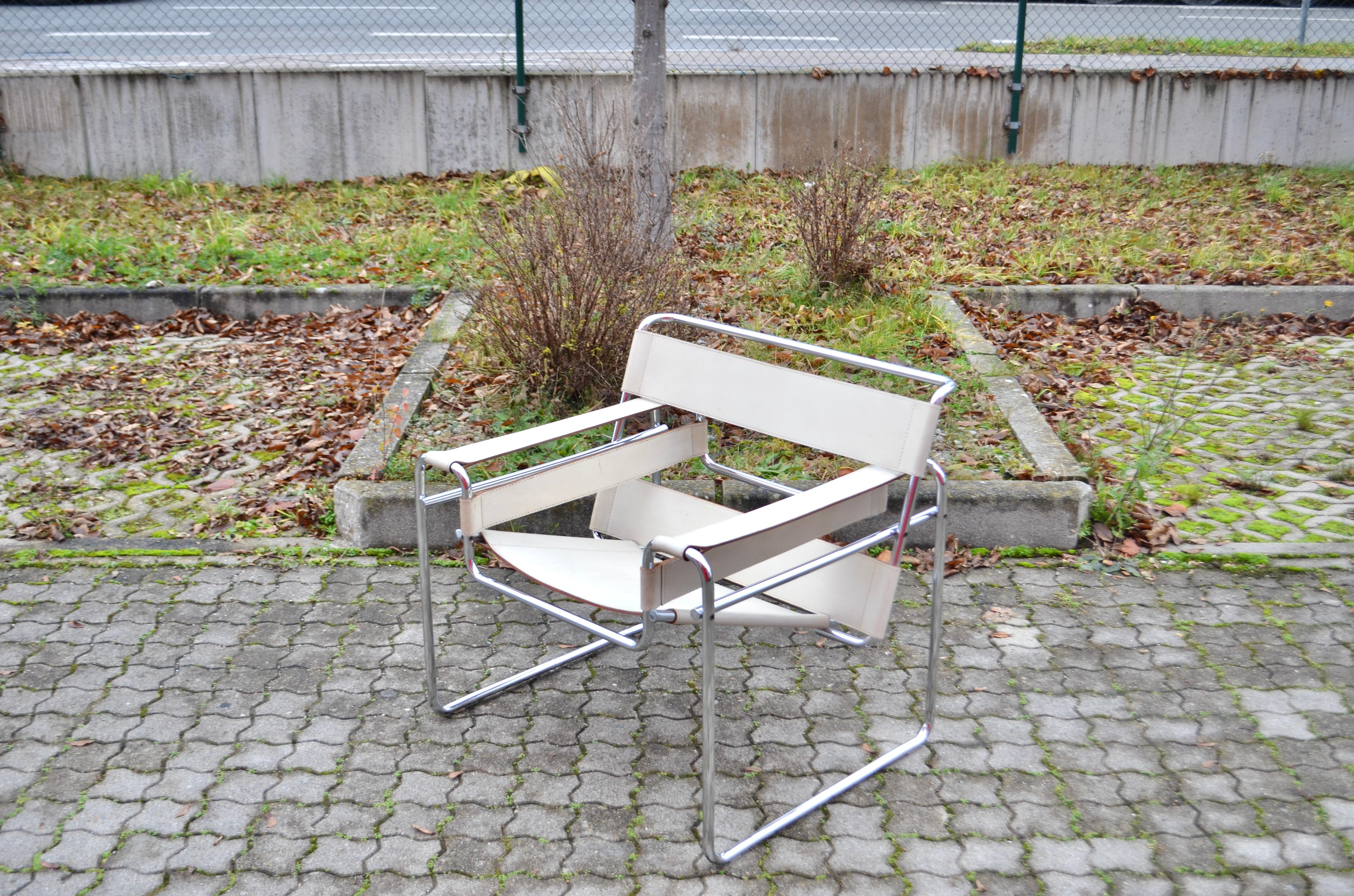 Metal Gavina Wassily Chair B3 Vintage Leather White by Marcel Breuer