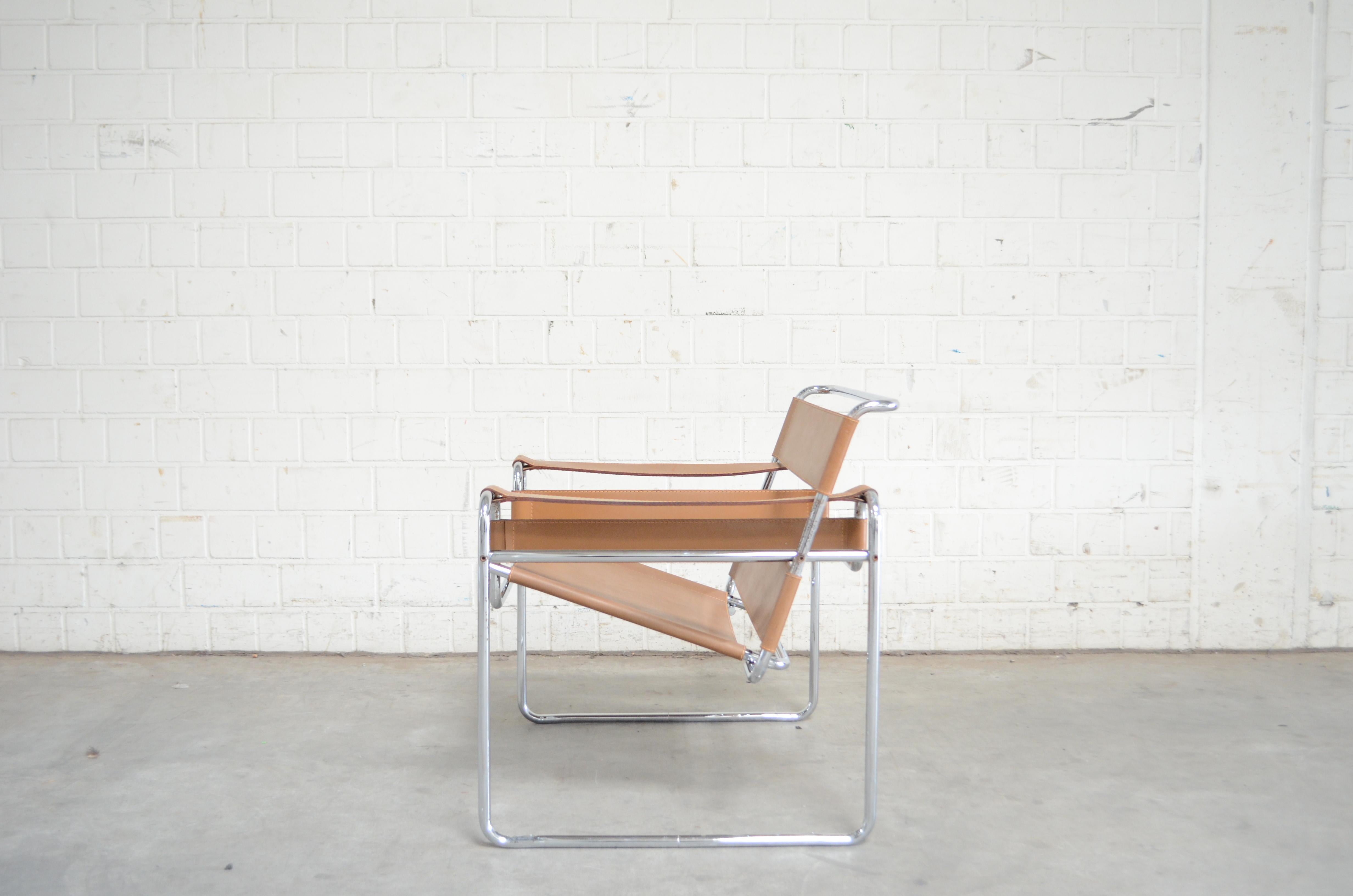 Gavina Wassily Chair by Marcel Breuer In Fair Condition In Munich, Bavaria