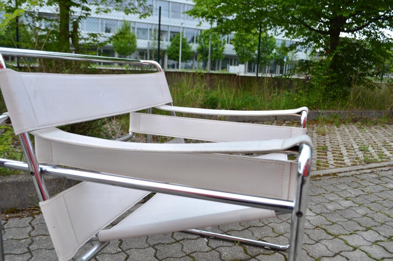 Gavina Wassily Chair B3 Vintage Leather White by Marcel Breuer