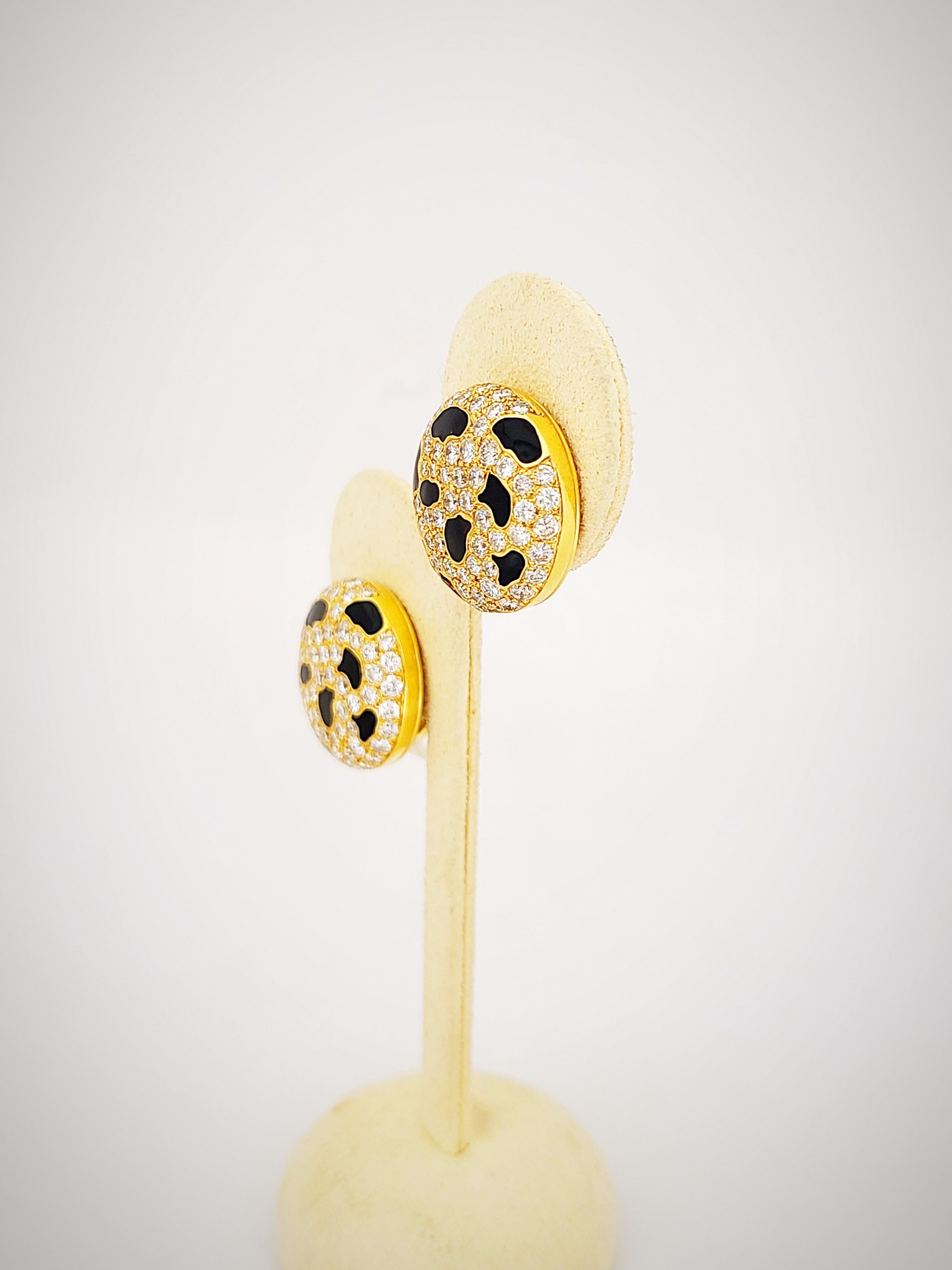 Contemporary Gay Freres 18KT. Yellow Gold, 4.64 Carat Diamond & Black Enamel Button Earrings For Sale