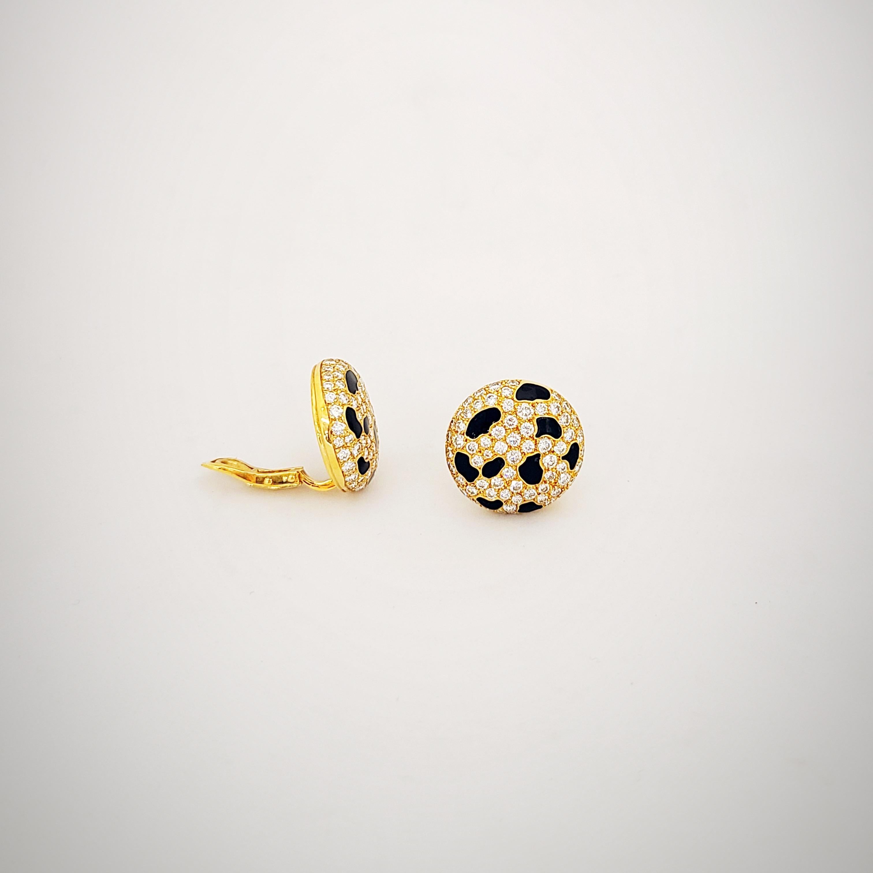 Round Cut Gay Freres 18KT. Yellow Gold, 4.64 Carat Diamond & Black Enamel Button Earrings For Sale