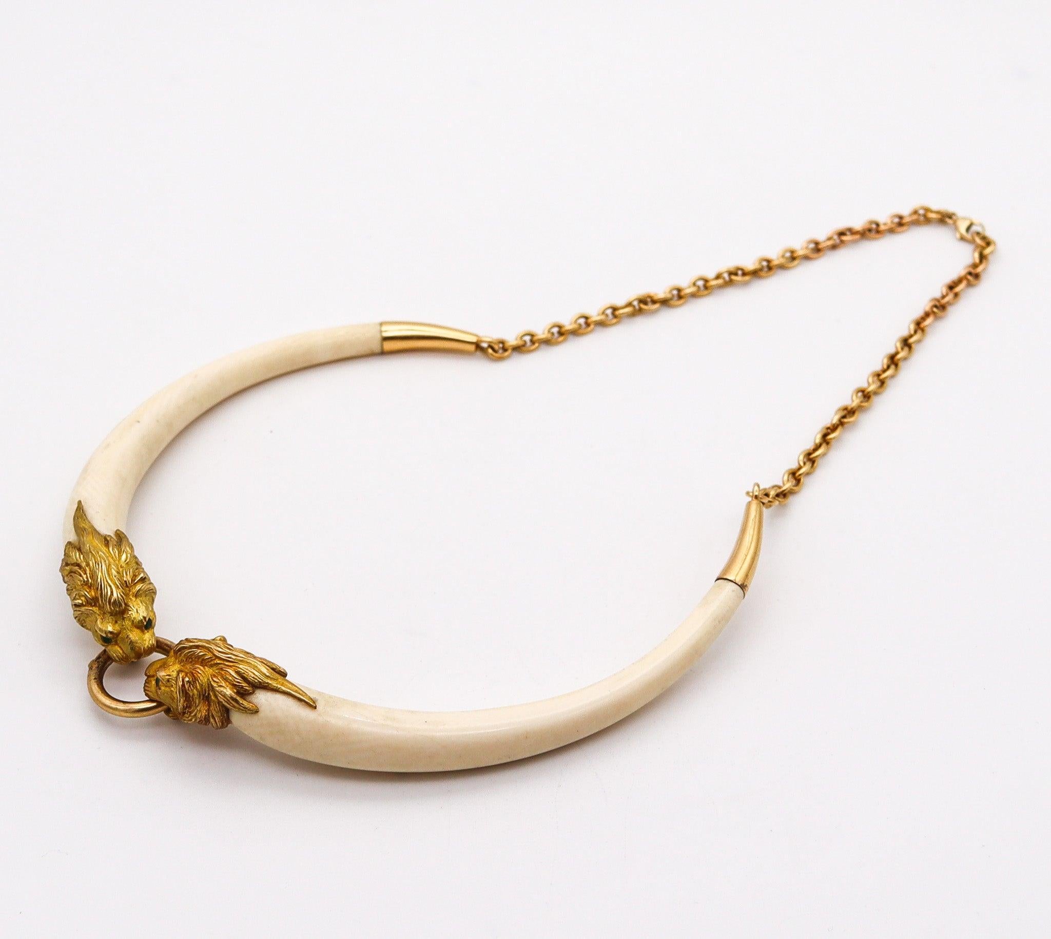 Cabochon GAY FRERES 1960 Paris Felines Necklace In 18Kt Yellow Gold With Emeralds For Sale