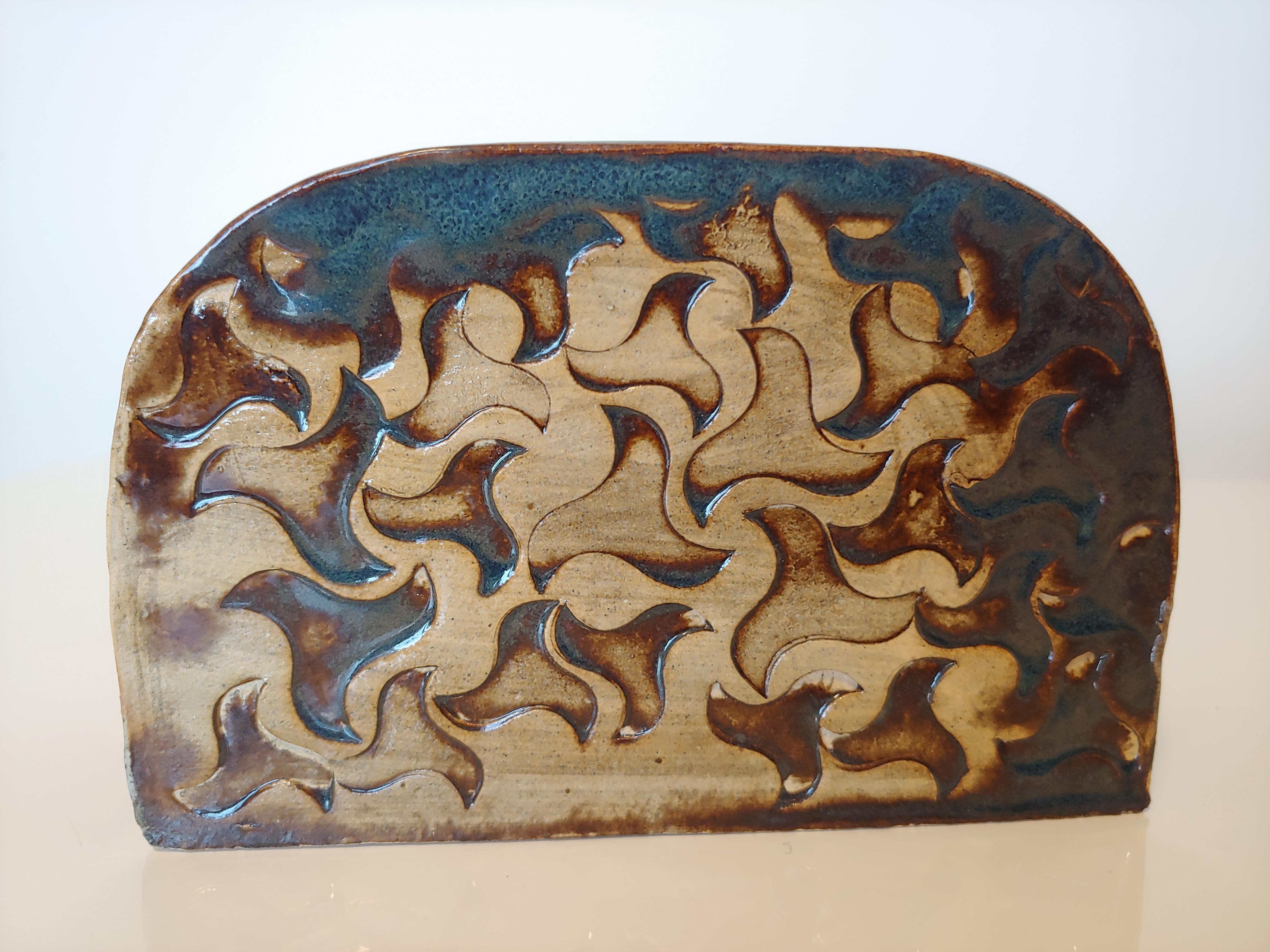 Sculpture en céramique abstraite contemporaine faite à la main Alhambra Whispering I  en vente 1