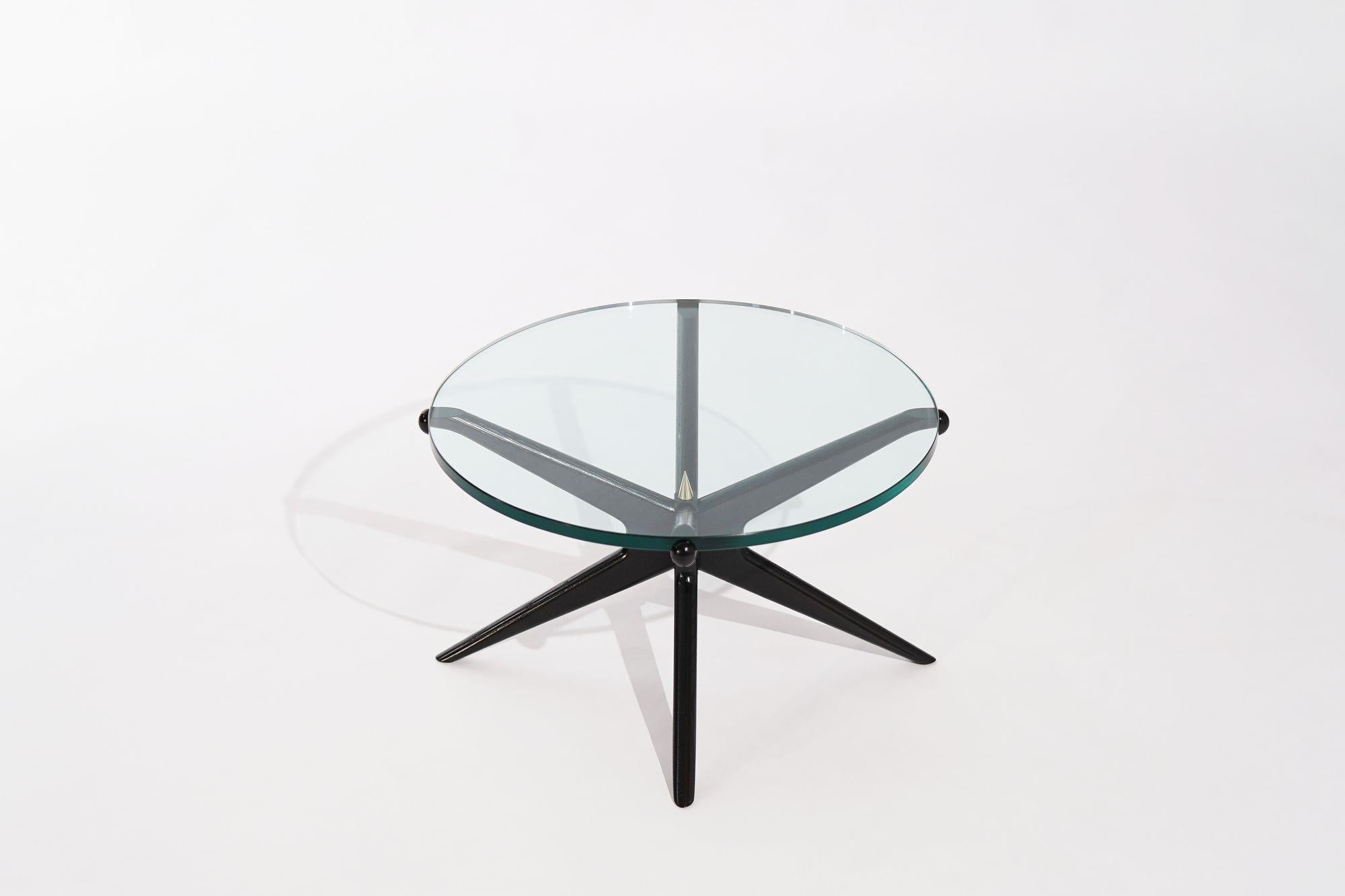 Gazelle Couchtisch aus schwarz lackierter Eiche, Serie 25 von Stamford Modern (Messing) im Angebot