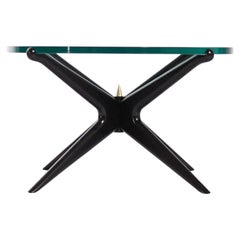 Gazelle Couchtisch aus schwarz lackierter Eiche, Serie 25 von Stamford Modern