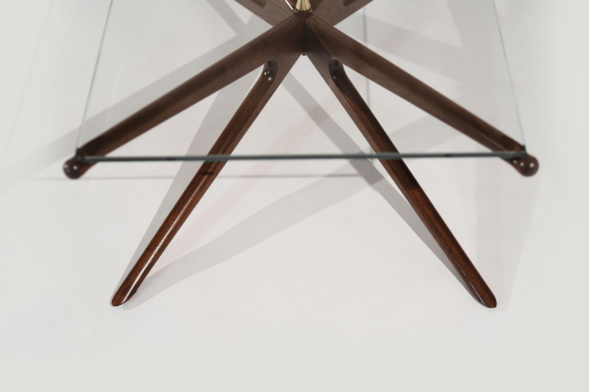 Table basse Gazelle en noyer spécial en vente 4