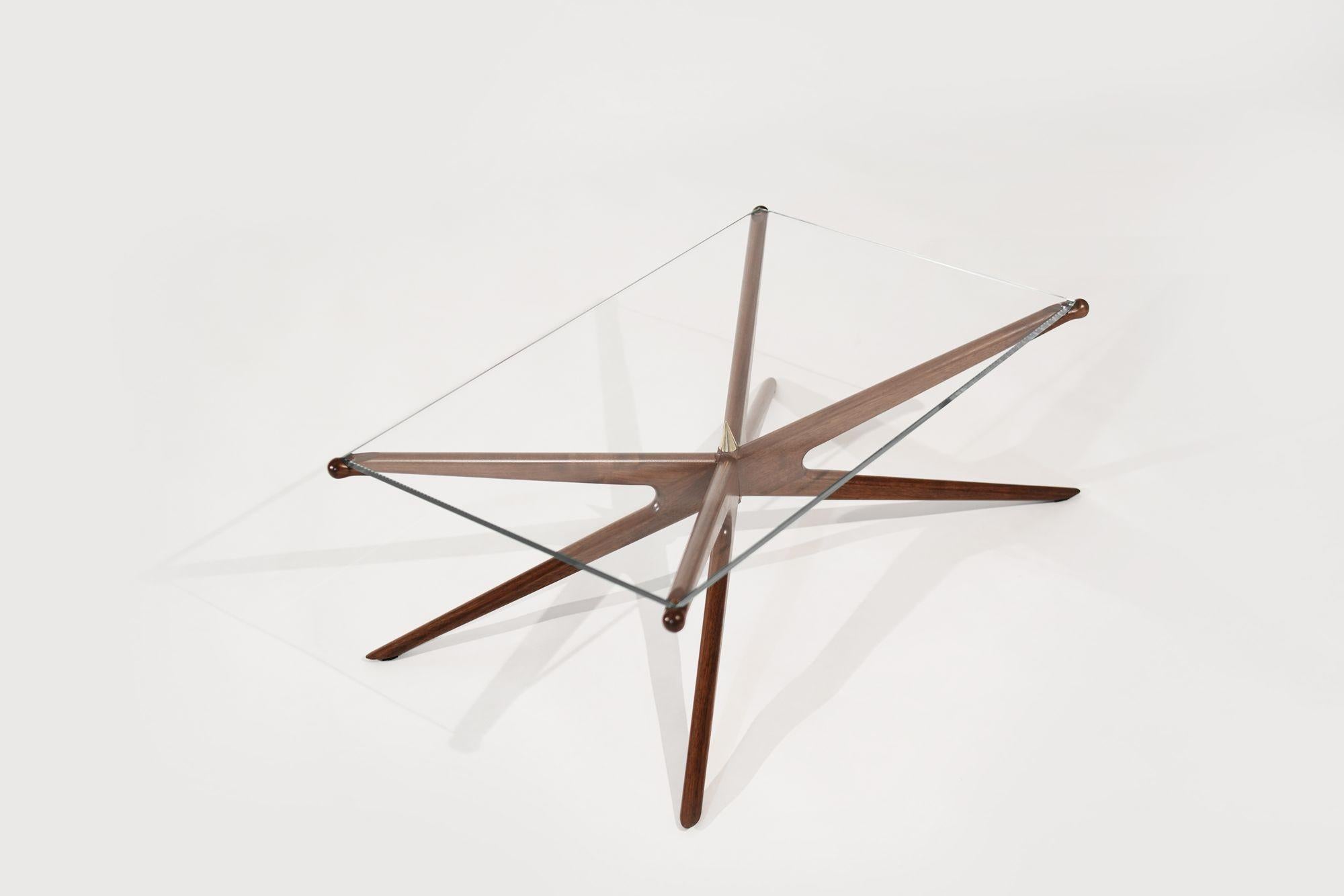 XXIe siècle et contemporain Table basse Gazelle en noyer spécial en vente
