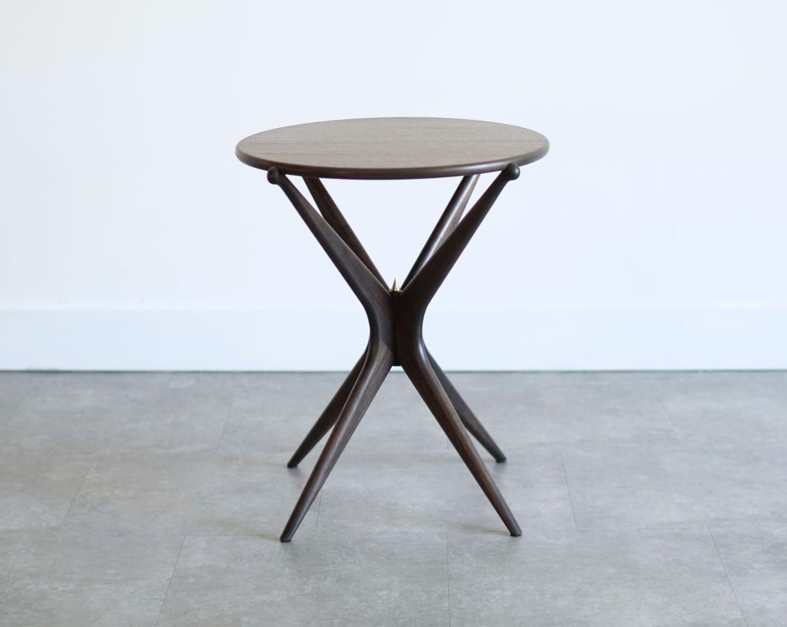 Mid-Century Modern Table d'appoint Gazelle Grande by Stamford Modern en vente