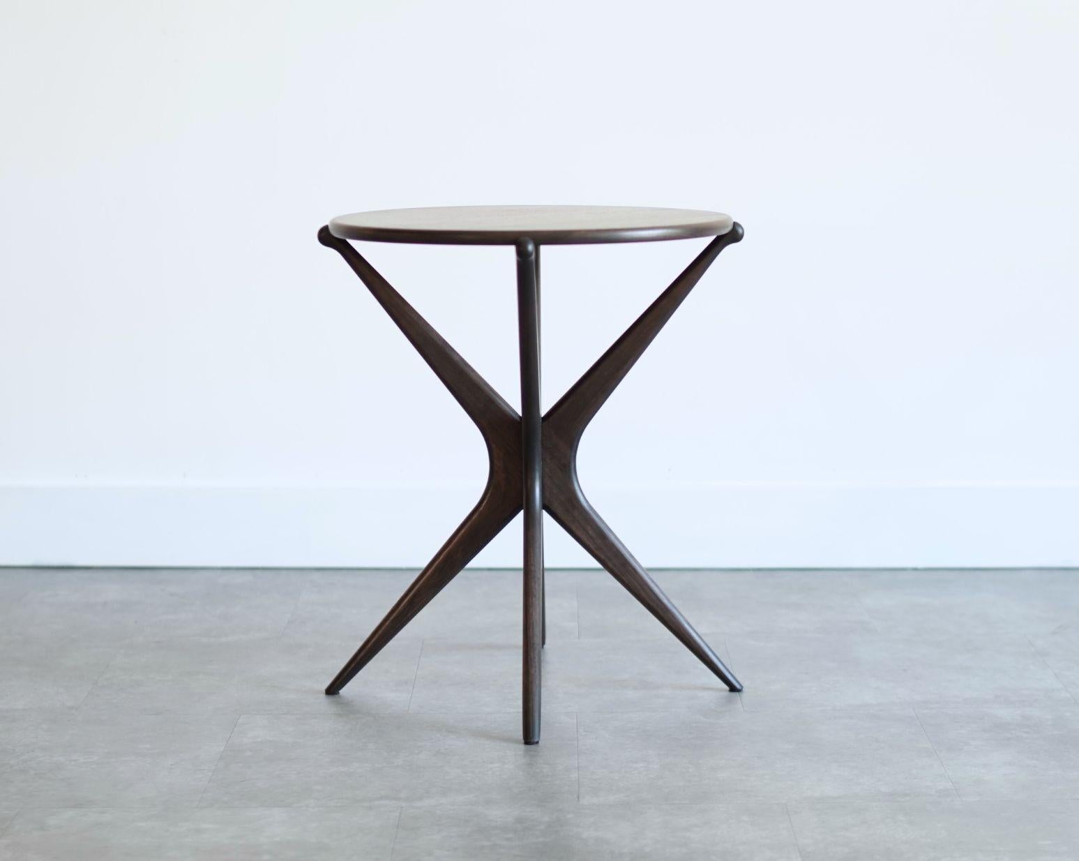 Américain Table d'appoint Gazelle Grande by Stamford Modern en vente