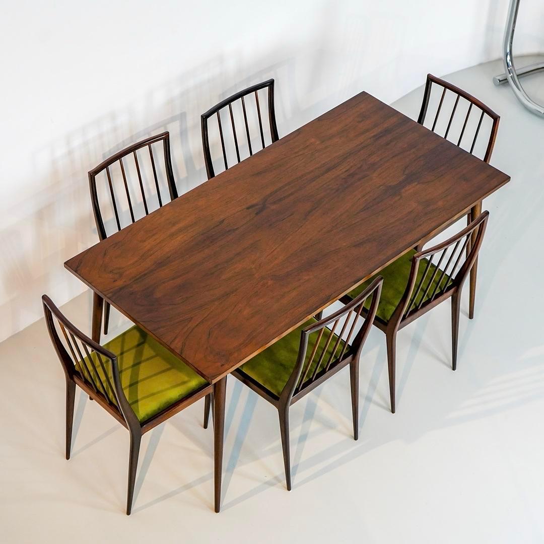 GB01 RIPAS - 6 Stühle und versiegelter Tisch aus Palisanderholz, Geraldo de Barro Unilabor (20. Jahrhundert) im Angebot