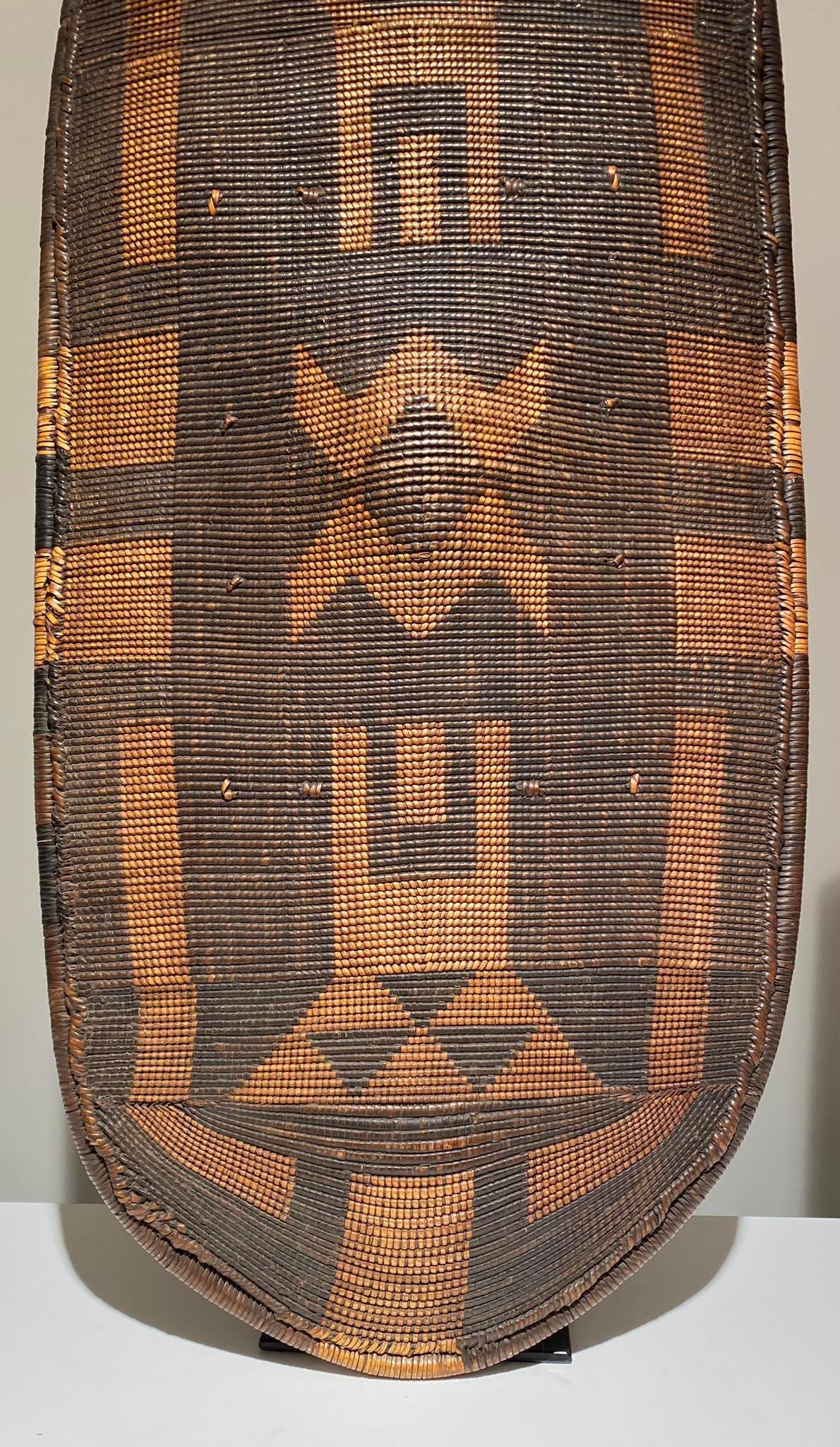 Gbilija Zande-Stamm Schild - Nzakara - Dr. Kongo - 19. Jahrhundert - Afrikanische Kunst (Kongolesisch) im Angebot