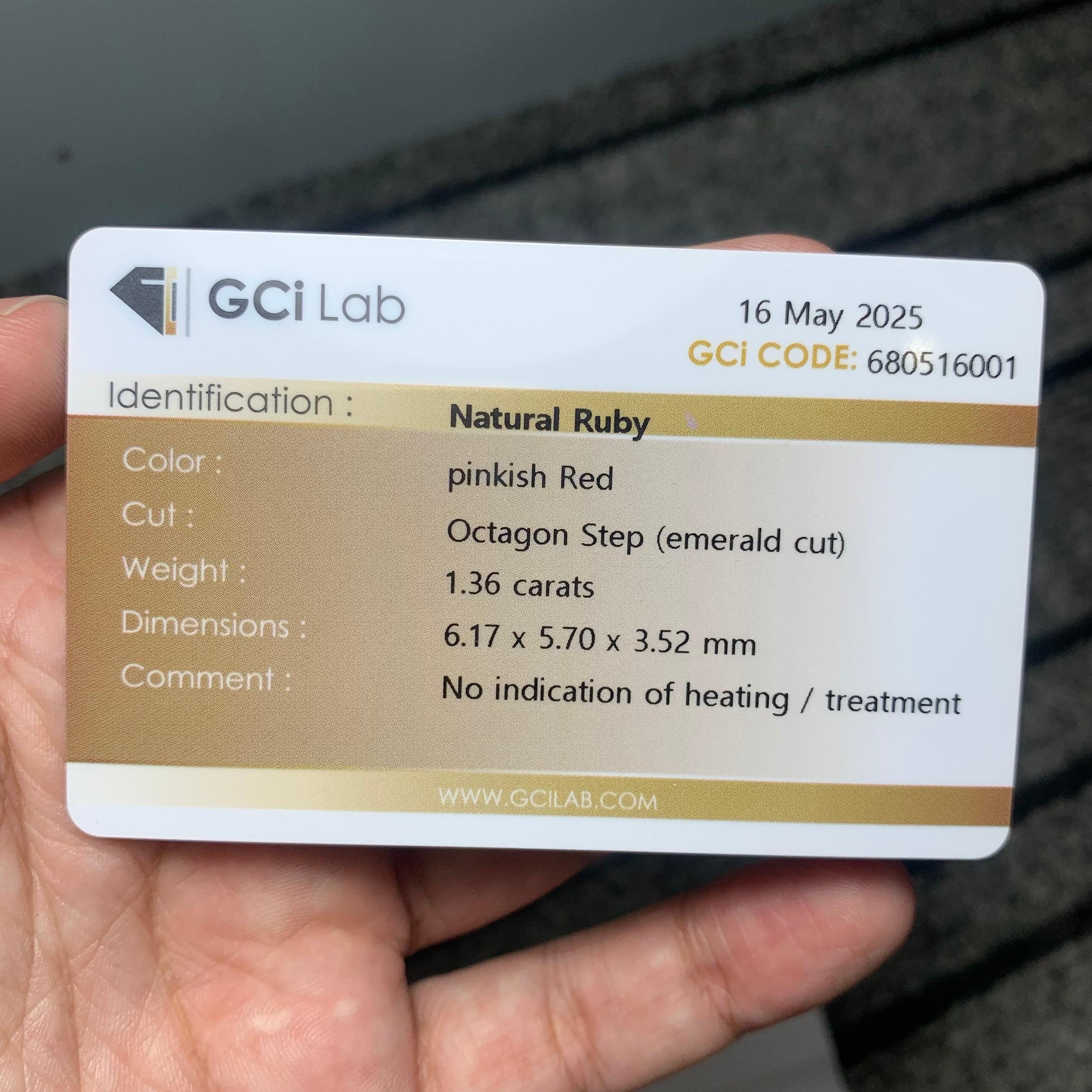 Gema suelta de rubí natural certificado GCI de 1,36 quilates y forma octogonal en venta 5