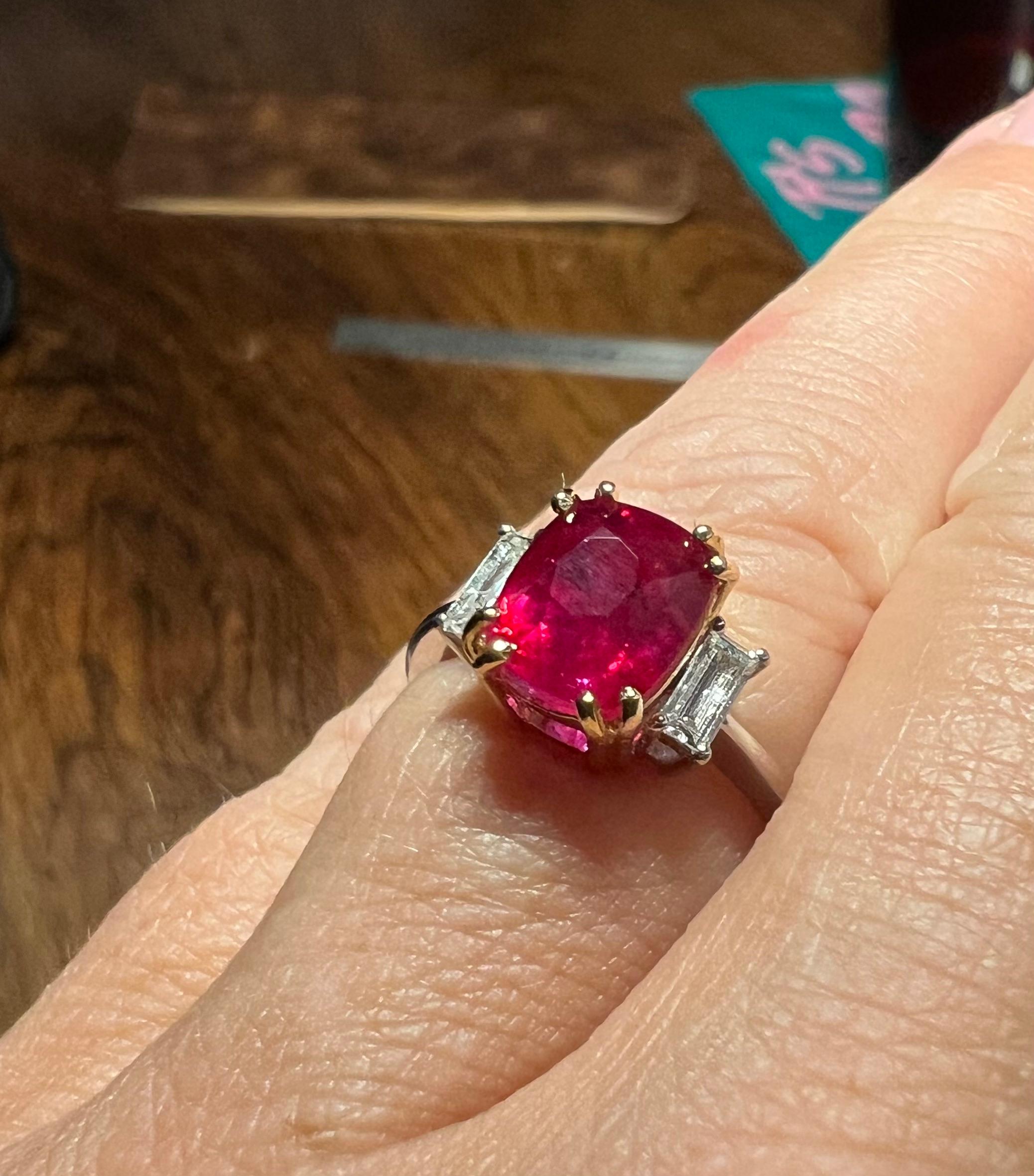 Bague en or 18 carats certifiée GCI, rubis naturel de 3,17 carats, diamants de 0,42 carat en vente 4