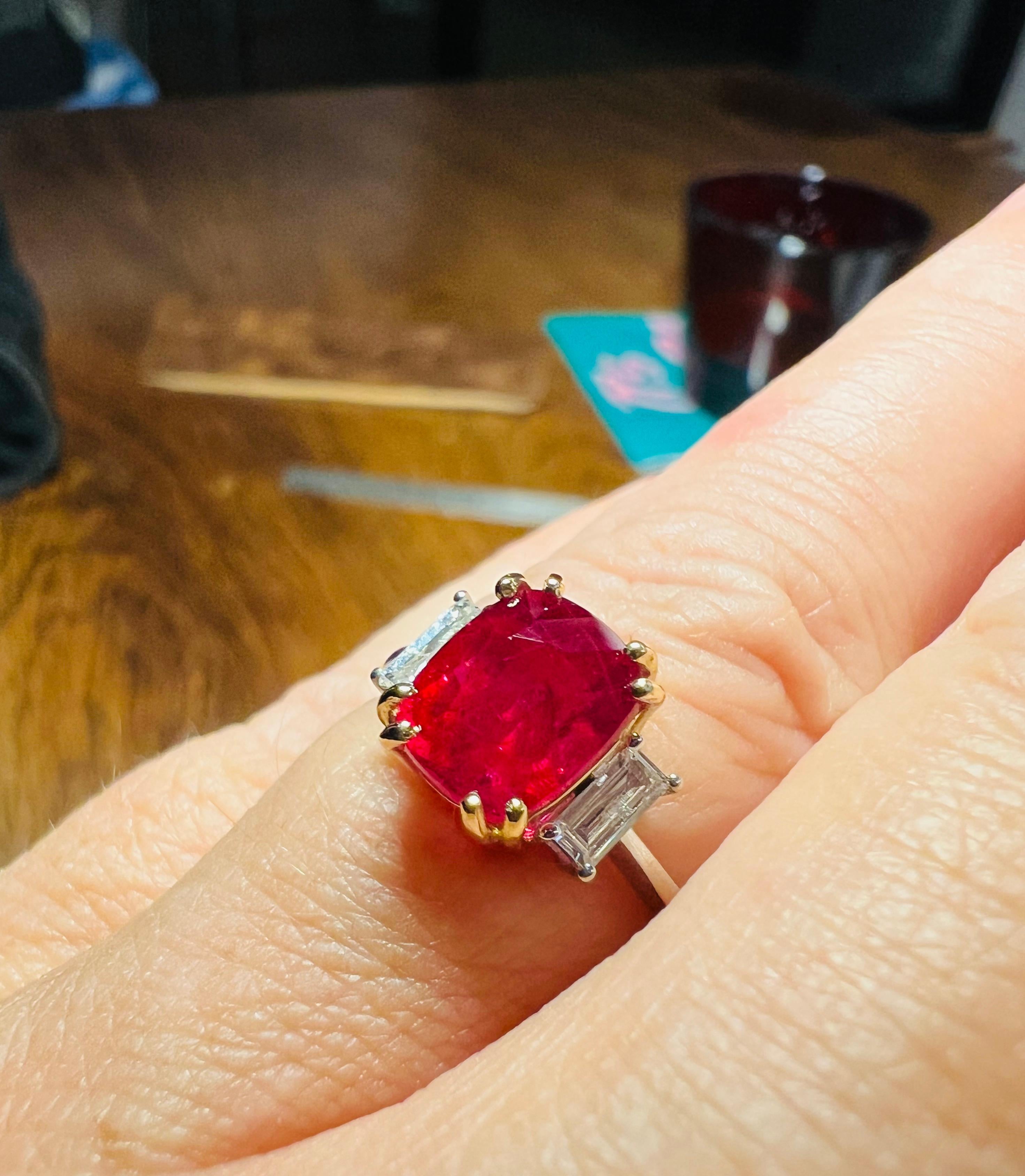 Bague en or 18 carats certifiée GCI, rubis naturel de 3,17 carats, diamants de 0,42 carat Bon état - En vente à SAINT-OUEN-SUR-SEINE, FR