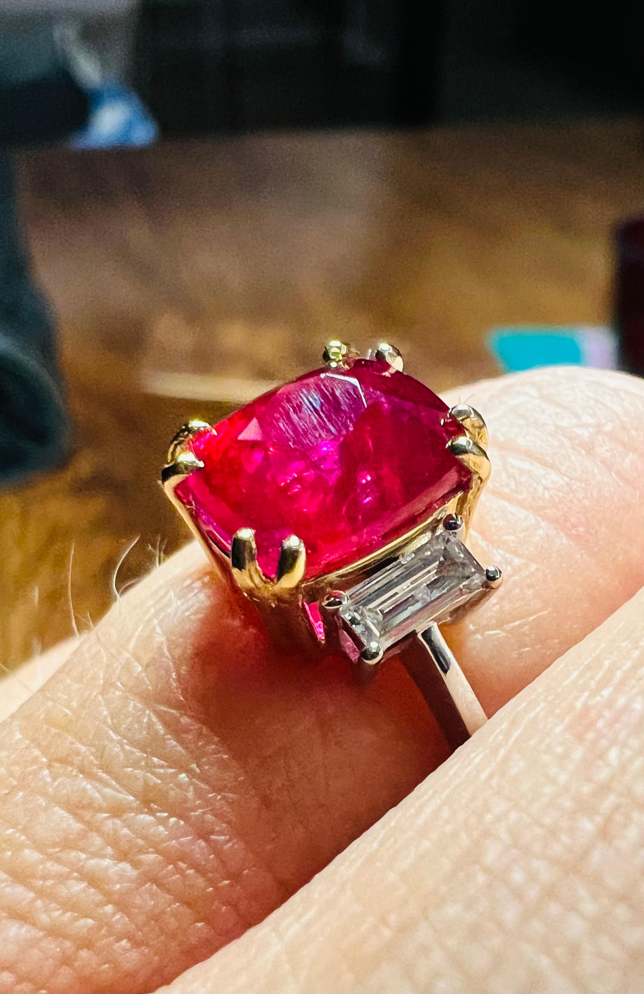 Bague en or 18 carats certifiée GCI, rubis naturel de 3,17 carats, diamants de 0,42 carat Pour femmes en vente