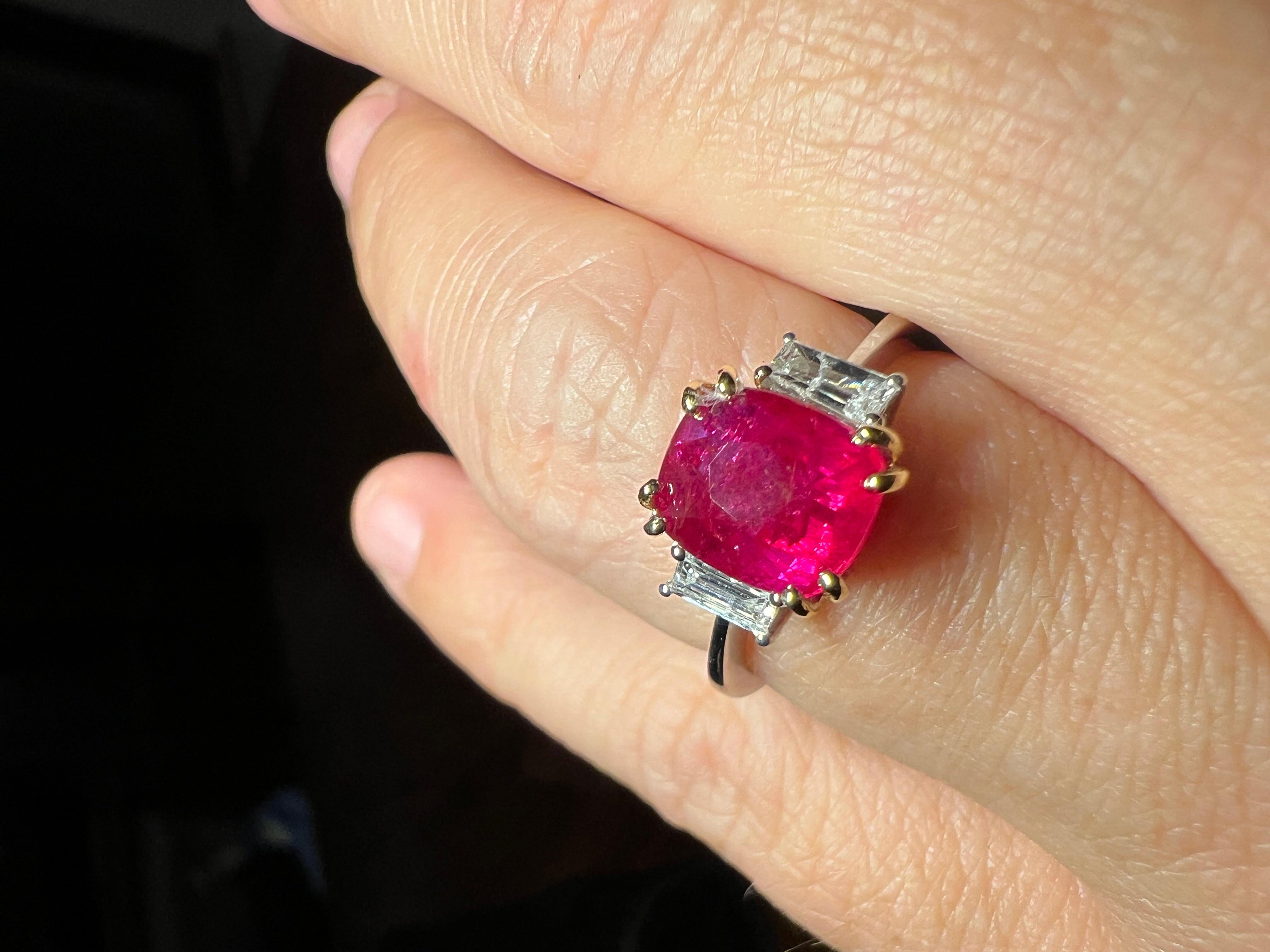 Bague en or 18 carats certifiée GCI, rubis naturel de 3,17 carats, diamants de 0,42 carat en vente 1