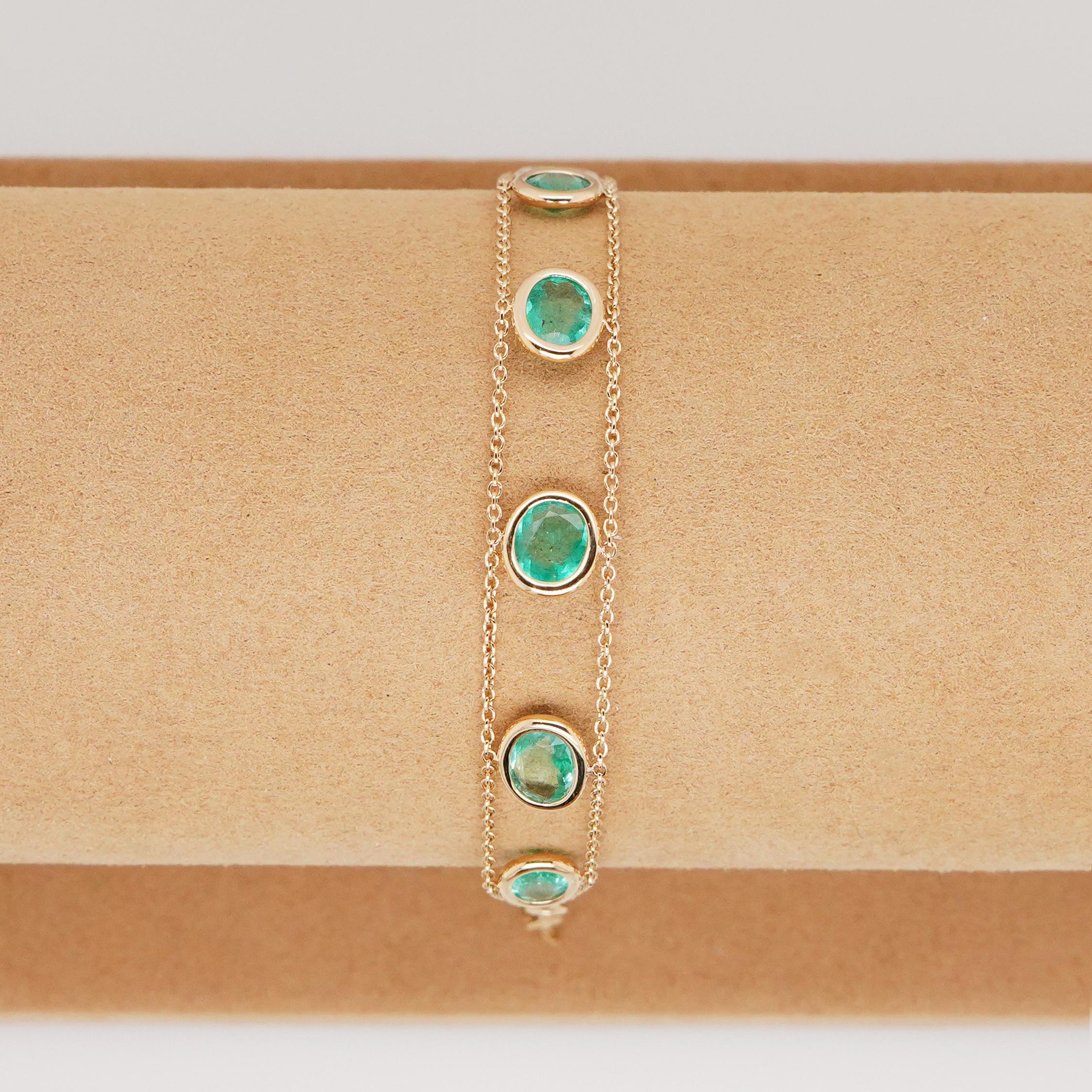 GCI Certified Colombian Emerald Oval 3.48 carats Bracelet 7 inches karatsbyjuhi In New Condition For Sale In Yorba Linda, CA