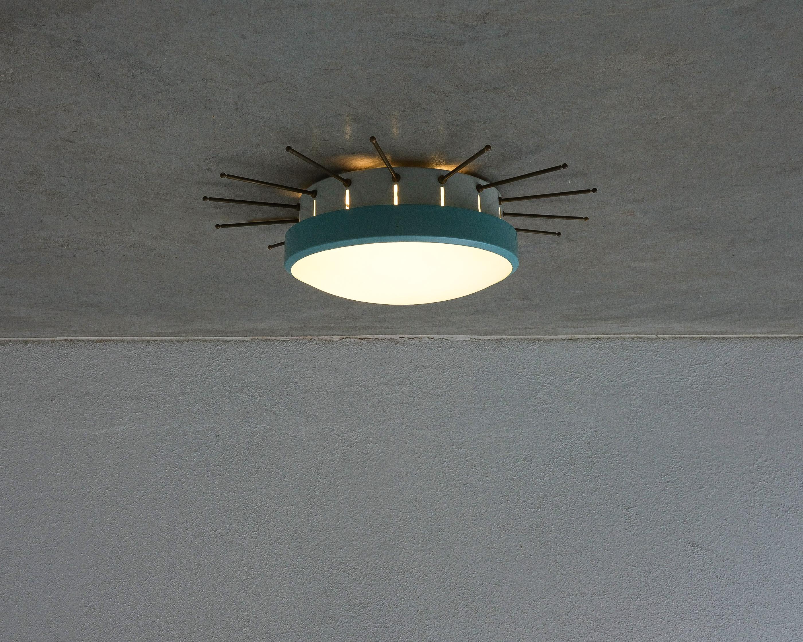 Mid-Century moderno C.C.M.E. Plafoniera ad incasso con vetro opalino in ottone, Italia 1960 in vendita