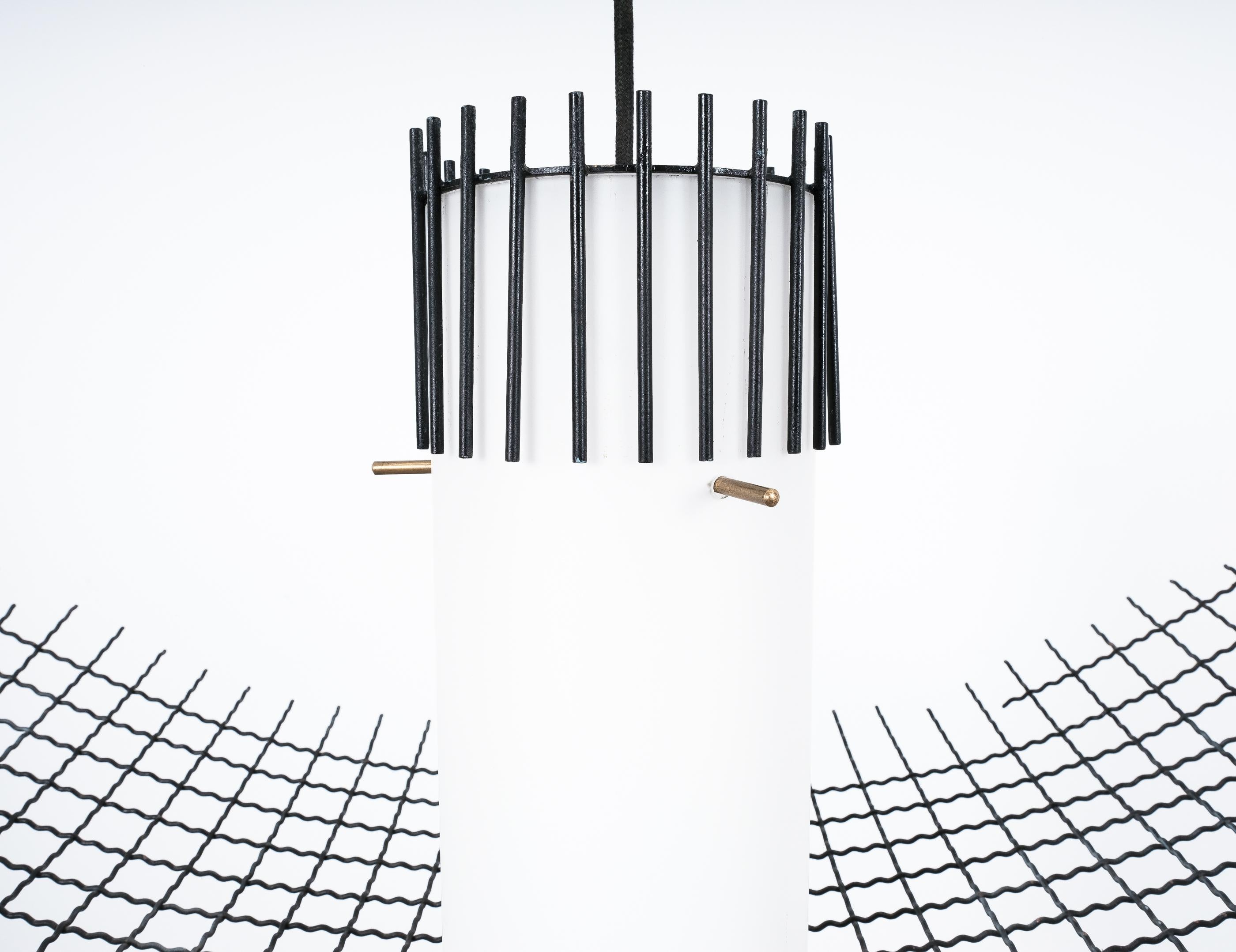 Kronleuchter-Lampe im Stil von Lelii Opalglas und Stahlgittergeflecht von G.C.M.E  1960, Italien im Angebot 4