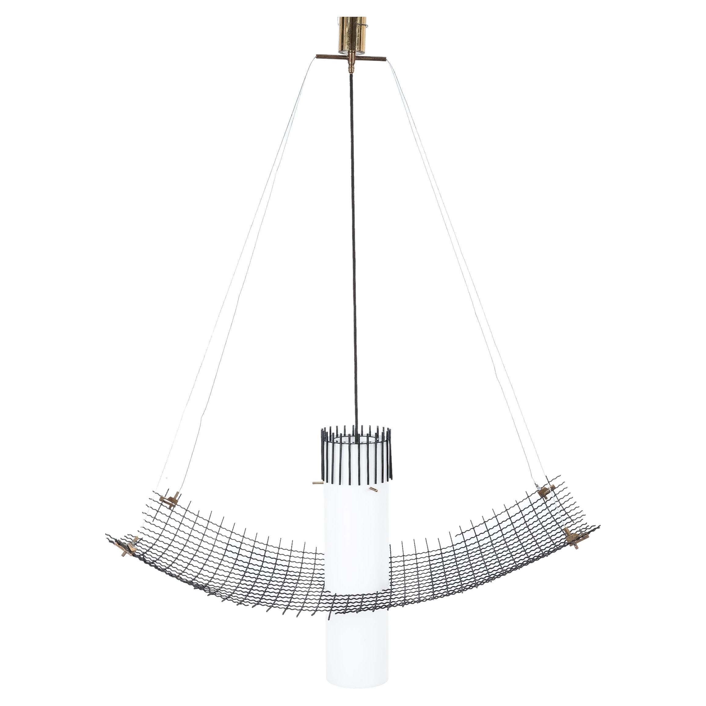 Kronleuchter-Lampe im Stil von Lelii Opalglas und Stahlgittergeflecht von G.C.M.E  1960, Italien im Angebot