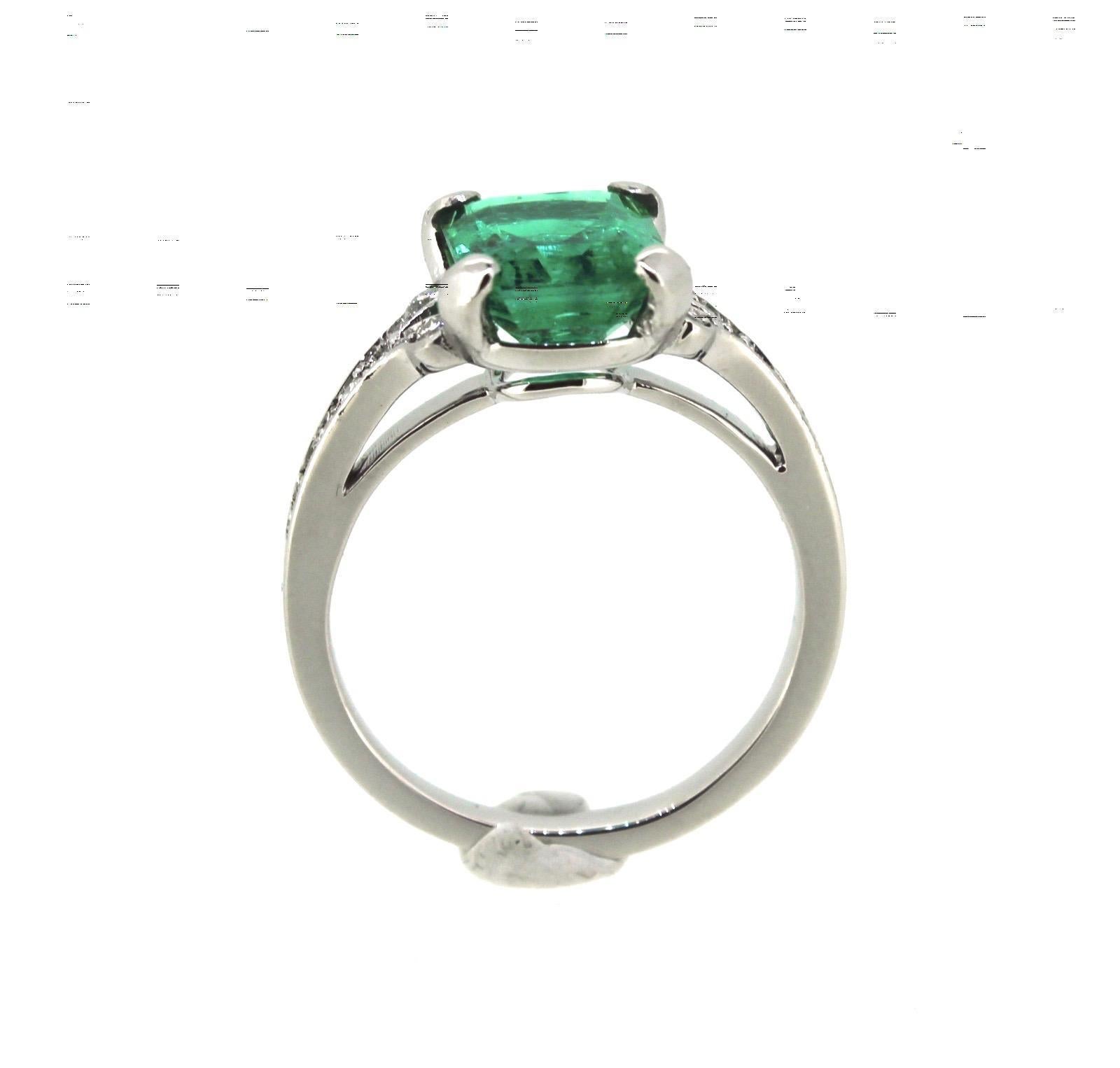 Modern GCS 2.83ct Colombian Emerald Diamonds Ring, Platinum For Sale