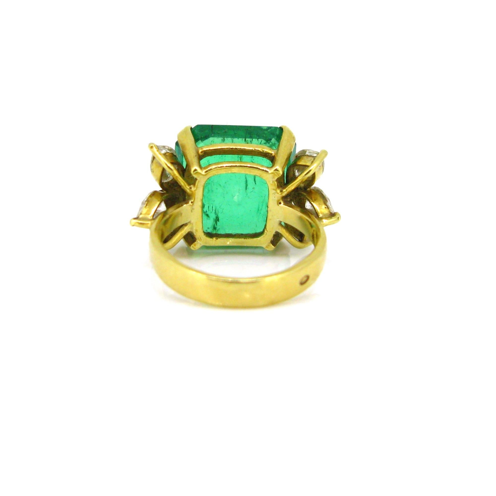 Women's or Men's GCS 7.4 Carat Colombian Minor Emerald and Marquise Cut Diamonds Yellow Gold Ring