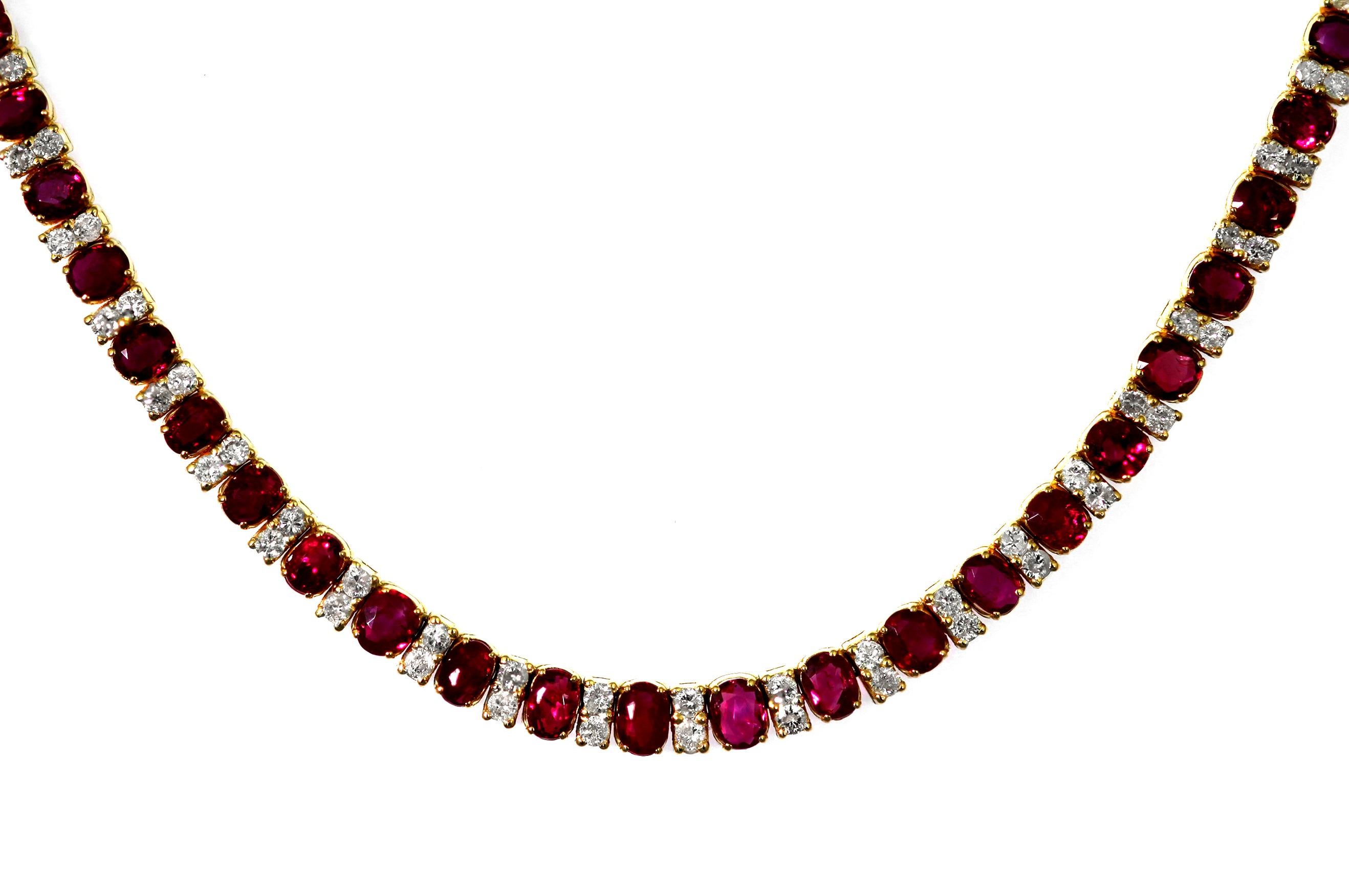 GCS-zertifizierte natürliche birmanische/Myanmar Rubin- und Diamant-Halskette und Armband  im Zustand „Hervorragend“ im Angebot in London, GB
