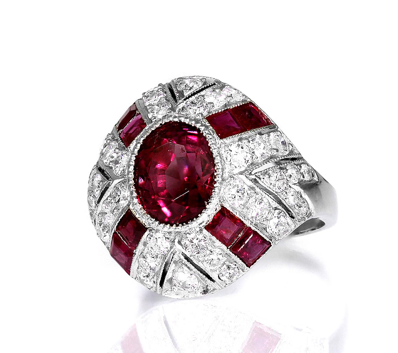 GCS Anillo de rubí natural certificado de Myanmar/Birmania de 2,3 ct y diamantes, Vintage años 50 en Excelente estado para la venta en London, GB