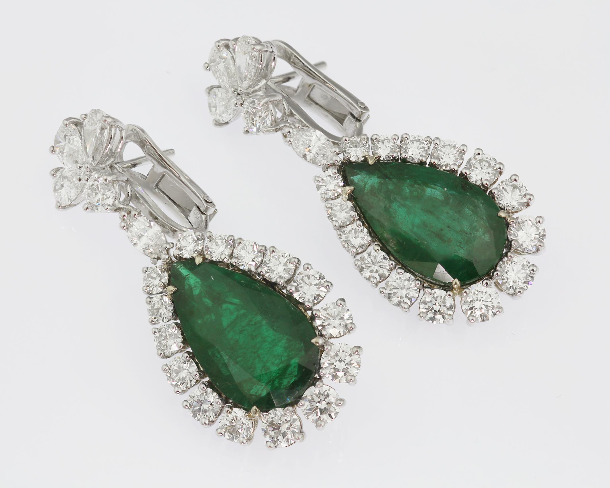 Belle Époque GCS certified Natural Zambian Emerald & White Diamond Drop Earrings in 18K gold For Sale