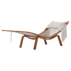 GE 2 "Hammock" by Hans J. Wegner