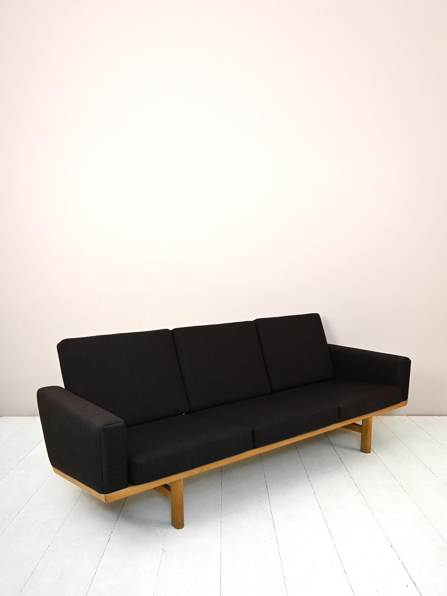 Scandinavian Modern GE-236 3-Seater Sofa by Hans Wegner