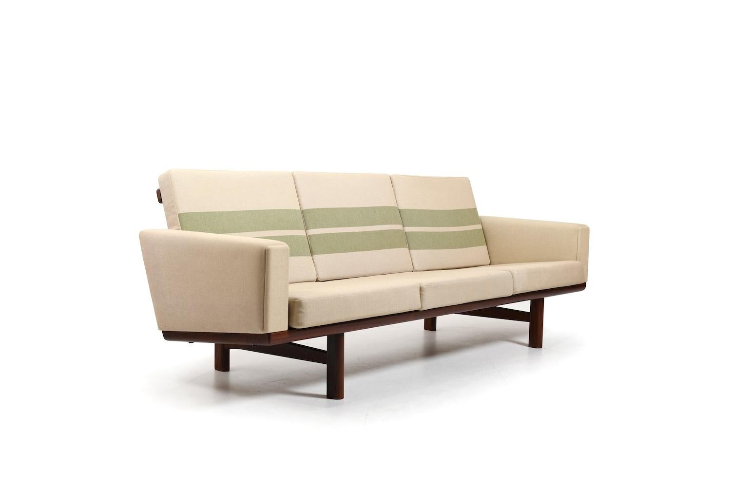 GE-236/3 Sofa in Teak by Hans J. Wegner 1960s For Sale 2