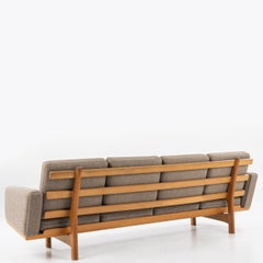 GE 236/4 - 4-seater sofa by Hans J. Wegner / Getama