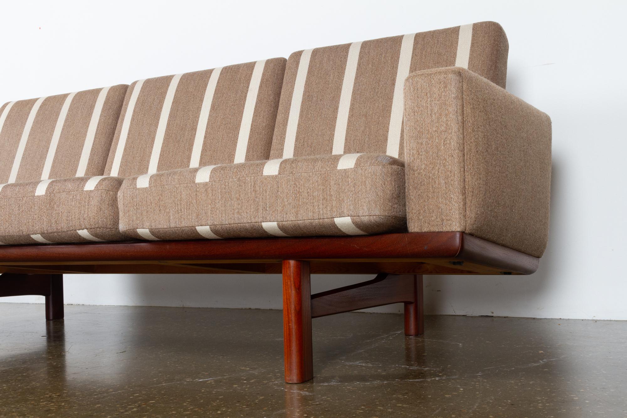 Mid-Century Modern GE-236 Three-Seat Sofa by Hans J. Wegner for GETAMA, 1960s
