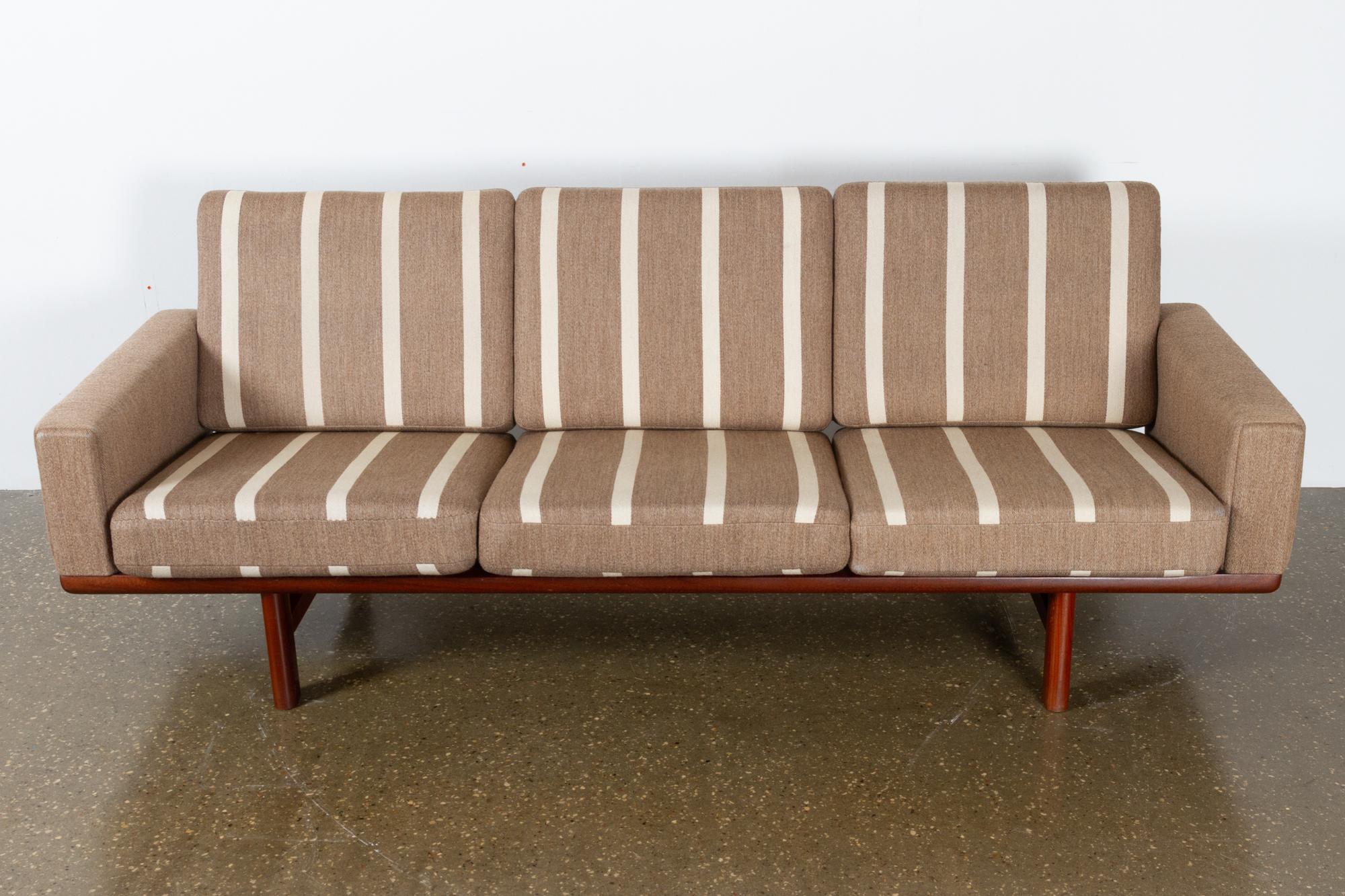 Danish GE-236 Three-Seat Sofa by Hans J. Wegner for GETAMA, 1960s