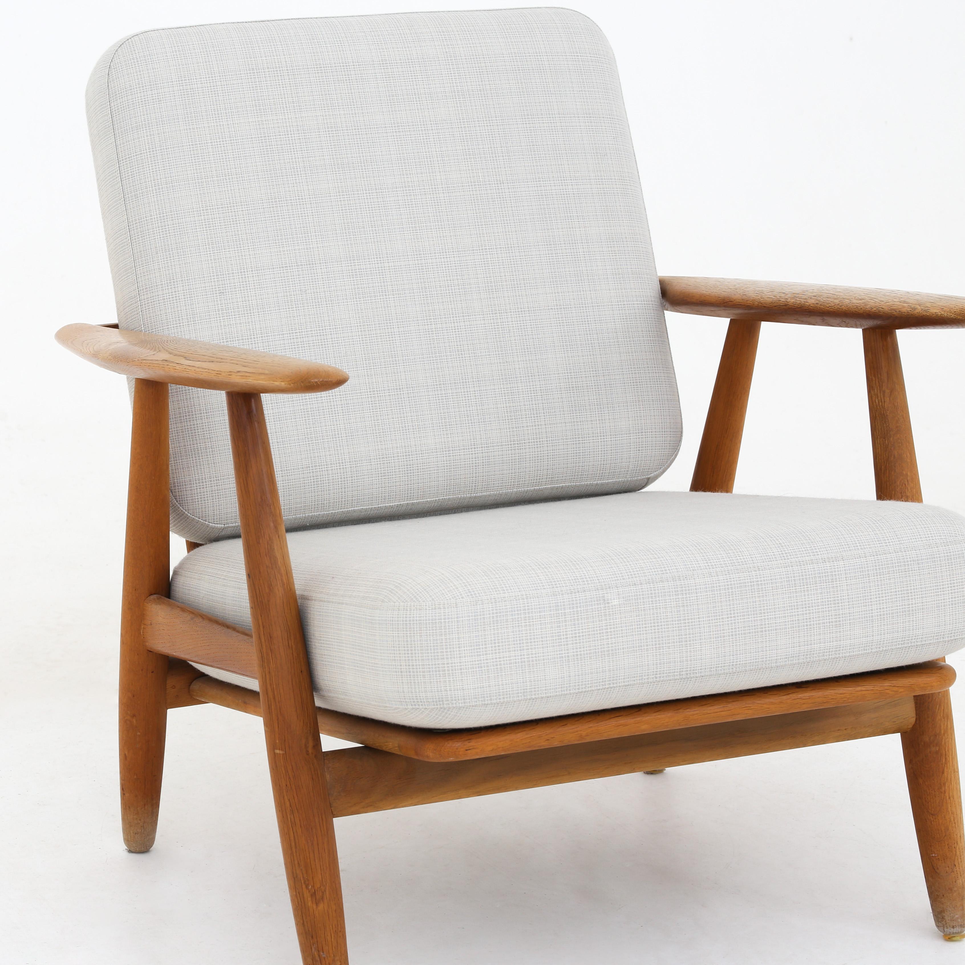 Scandinavian Modern GE 240 Chair by Hans J. Wegner