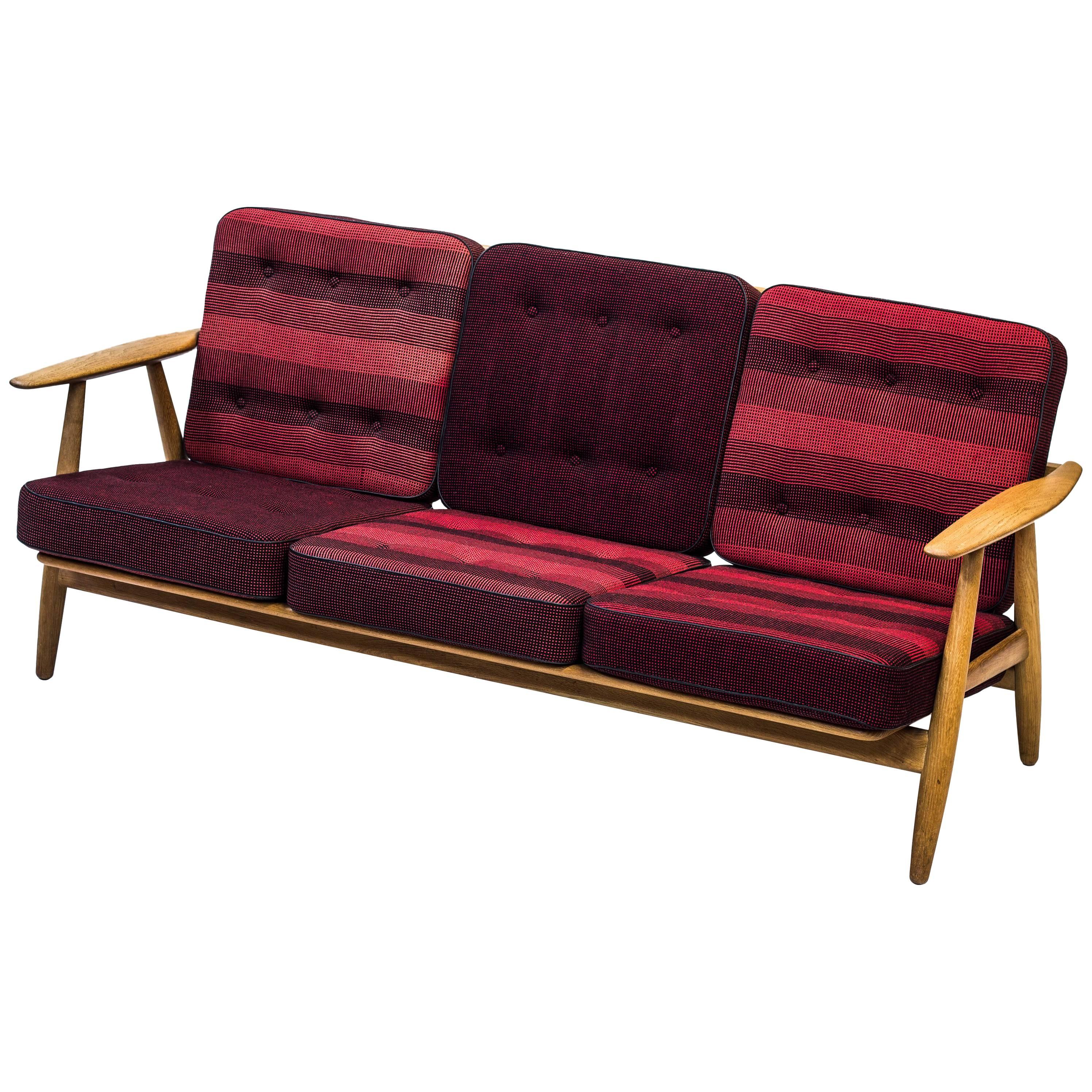 GE-240 „Zigarre“-Sofa von Hans J. Wegner, Dänemark, 1950er Jahre