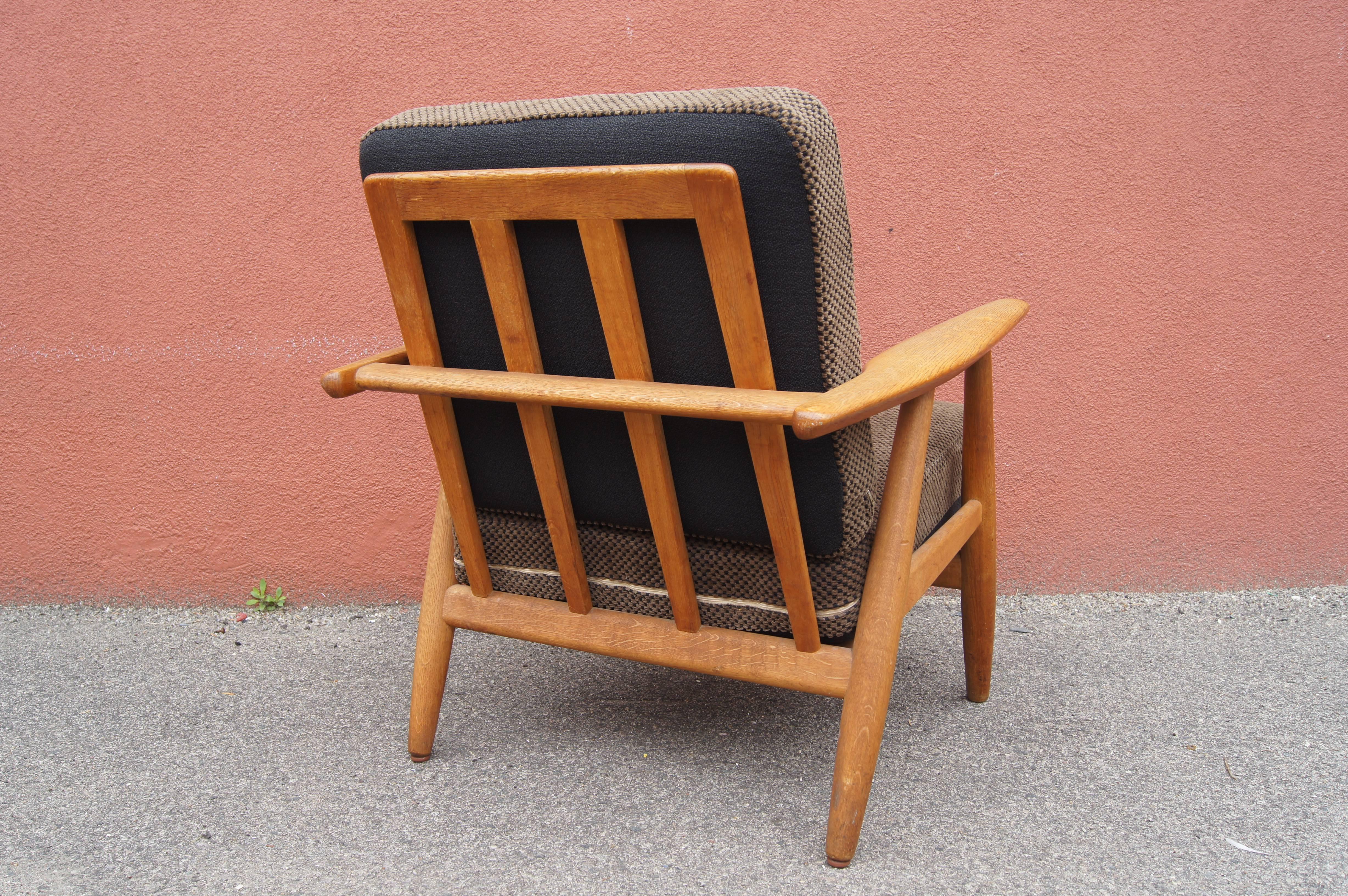 Danish GE-240 Lounge Chair by Hans Wegner for GETAMA