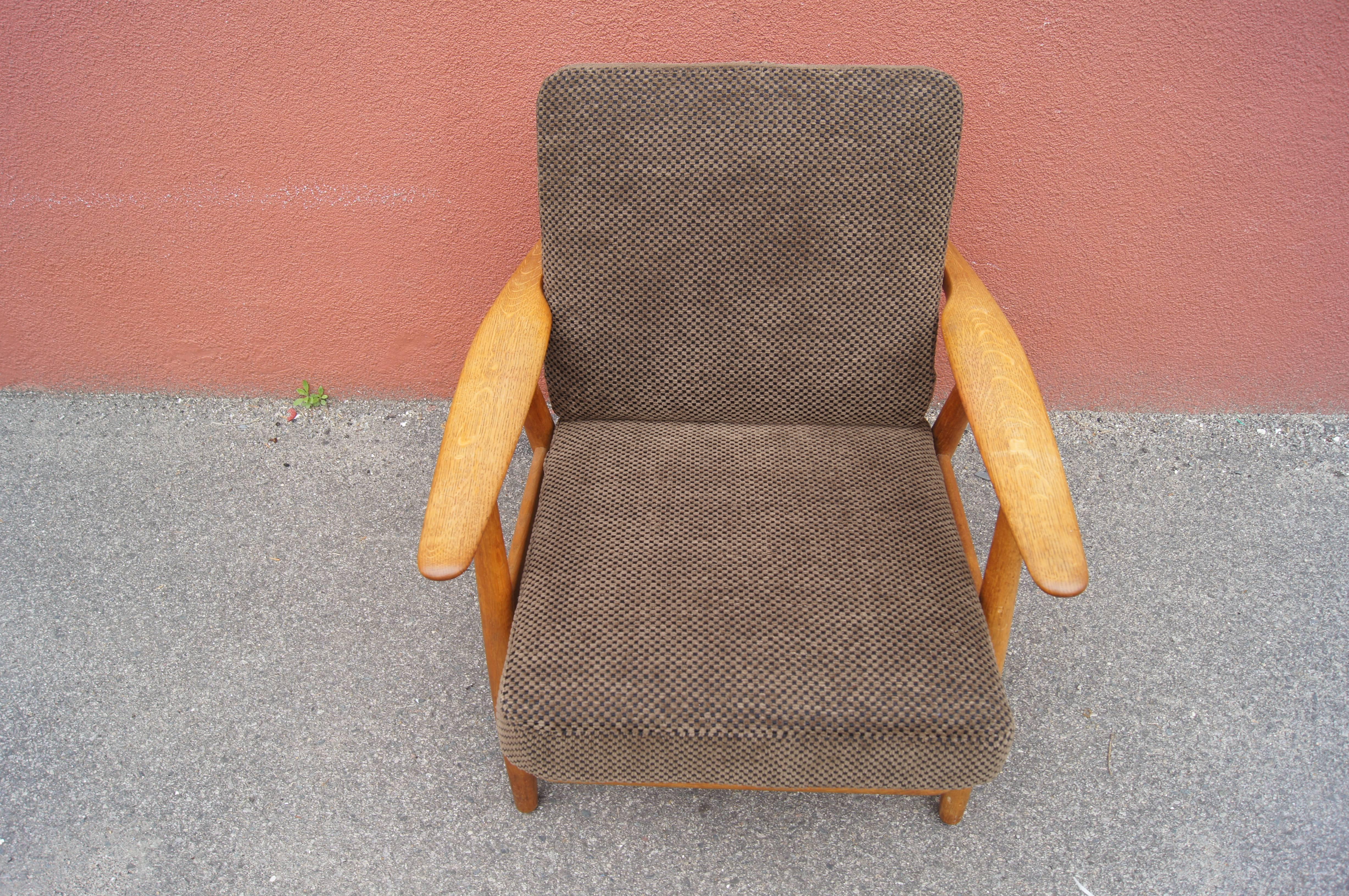 Mid-20th Century GE-240 Lounge Chair by Hans Wegner for GETAMA