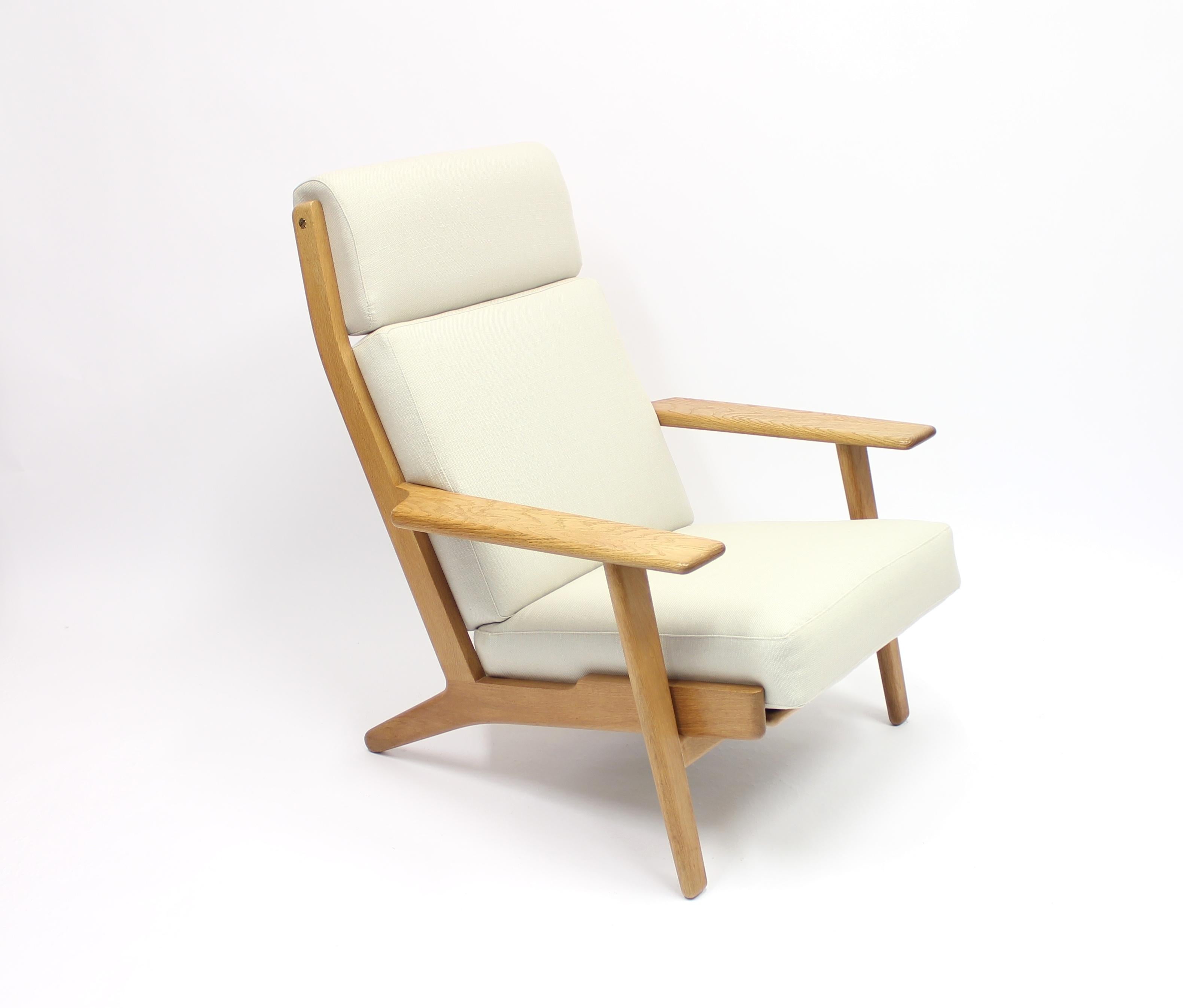 High version of the GE 290 easy chair designed by Hans J. Wenger for Danish company Getama. This model sometimes called 