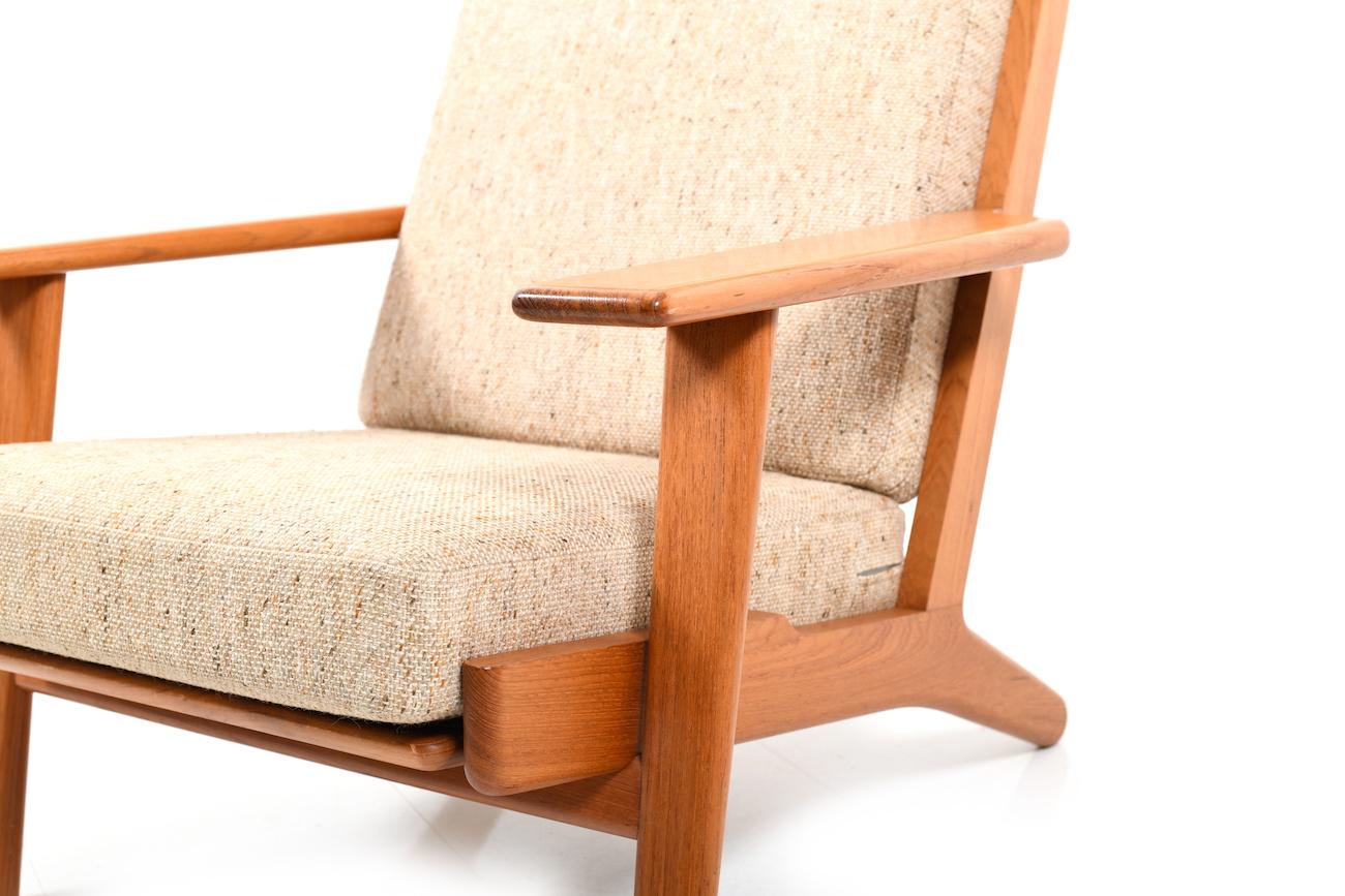 GE-290 Highback Lounge Chair in Teak by Hans J. Wegner In Good Condition For Sale In Handewitt, DE