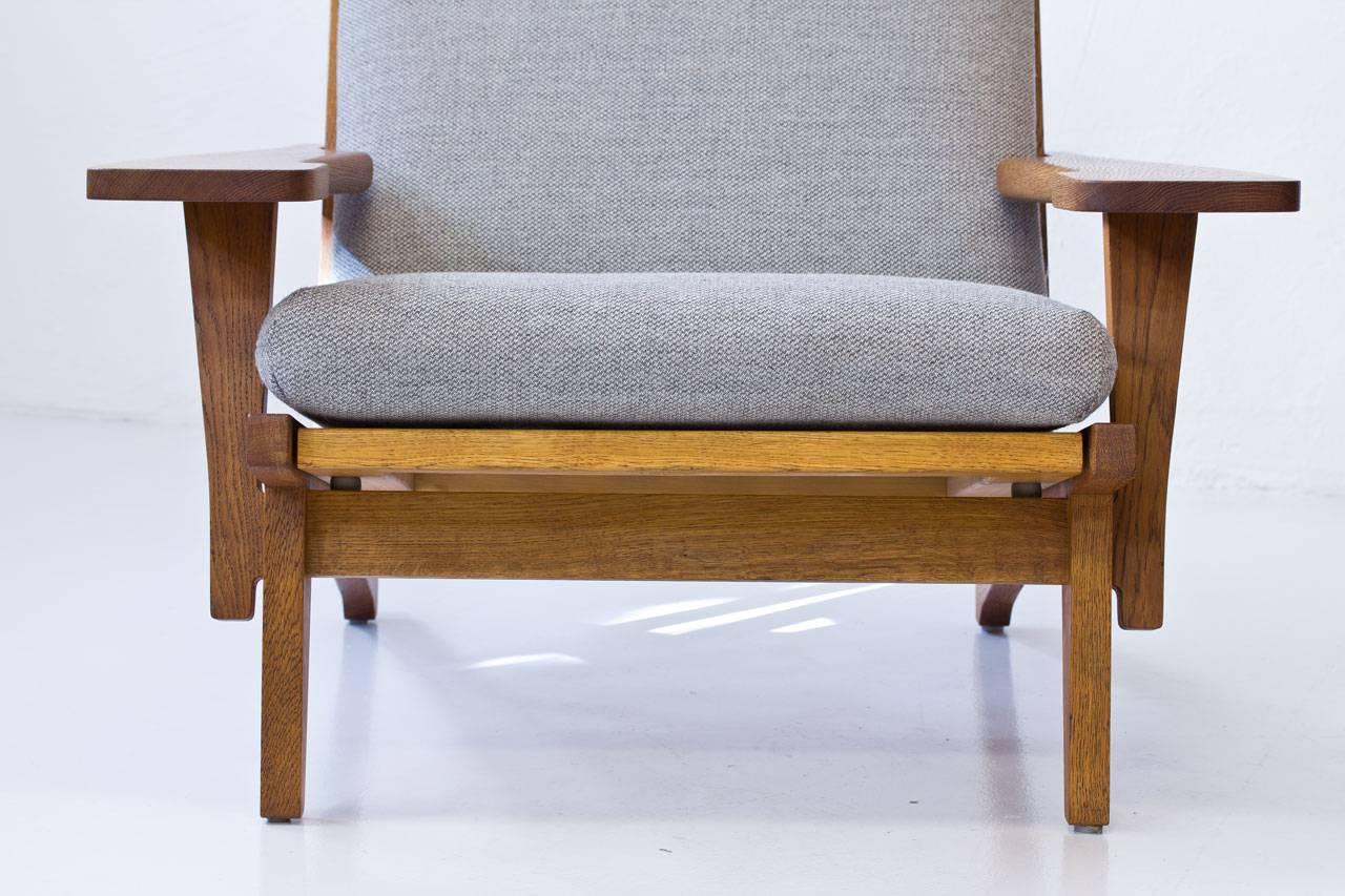 GE 375 Lounge Chair by Hans J. Wegner for GETAMA, Denmark, 1960s 10