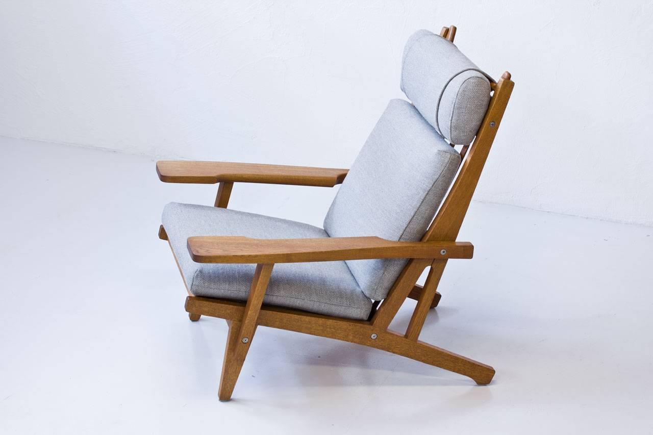 Scandinavian Modern GE 375 Lounge Chair by Hans J. Wegner for GETAMA, Denmark, 1960s